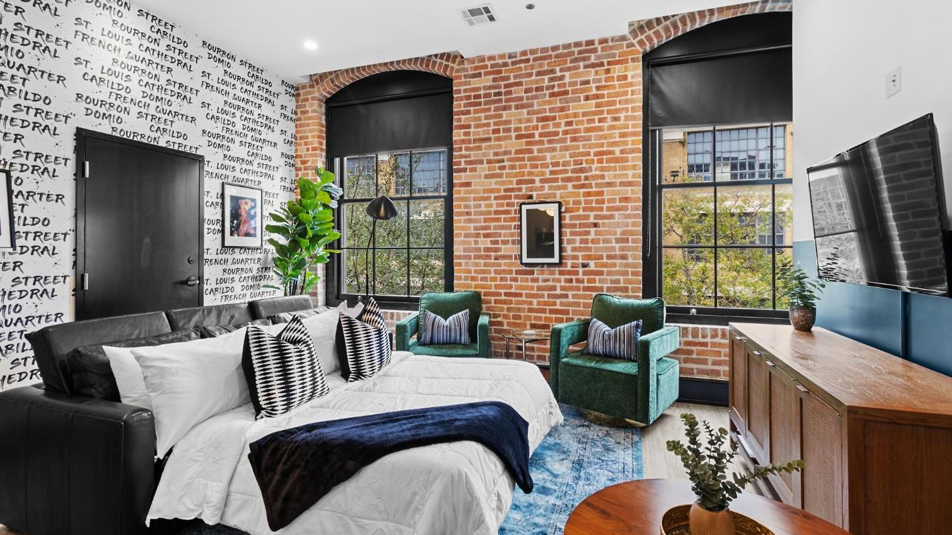 Hotel Beautiful Downtown 2 Bedroom 2 Bath 3 Blocks From Superdome Or Parade Route New Orleans