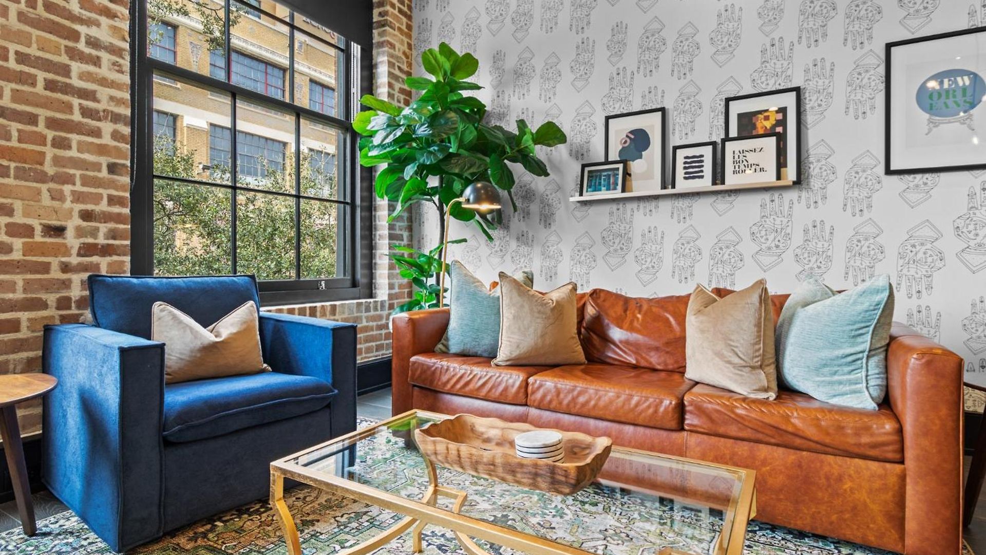 Downtown 2br Queen Sleeper Sofa Near Superdome And Parade Route