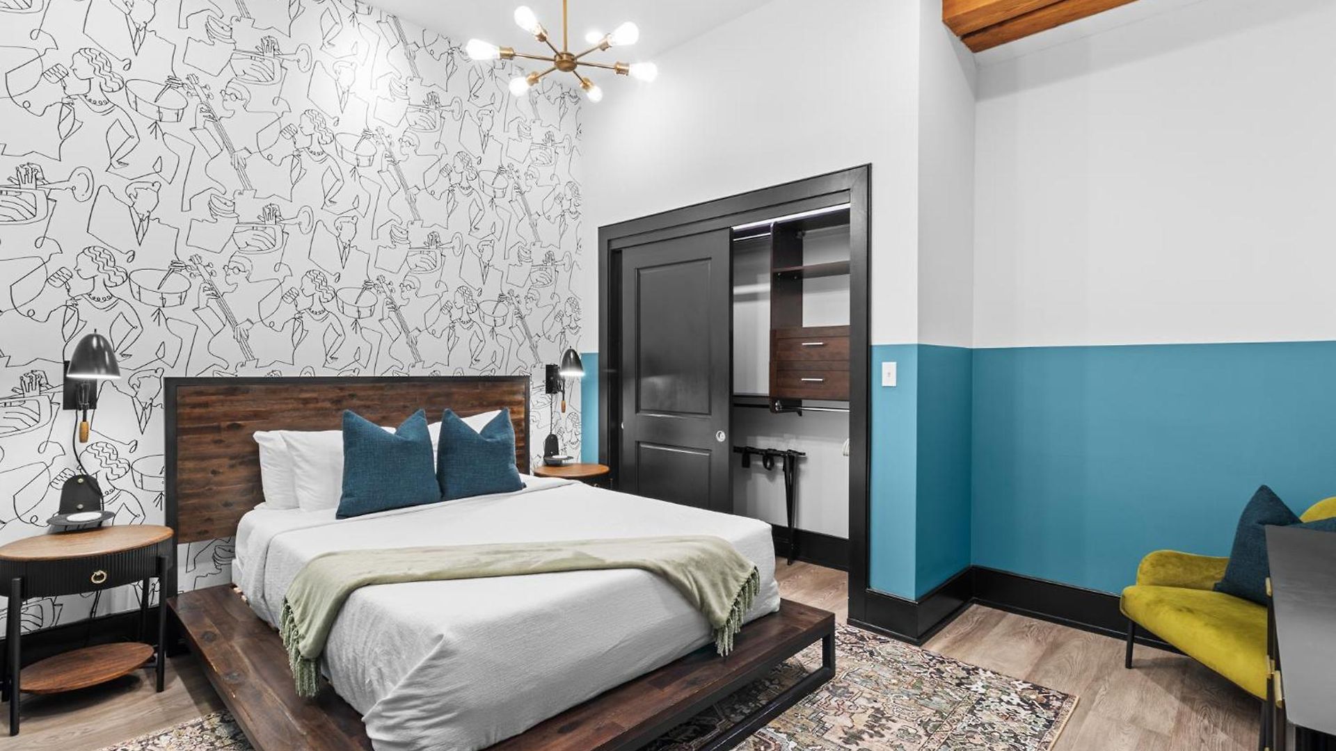 Beautiful Downtown 2 Bedroom 2 Bath 3 Blocks From Superdome Or Parade Route New Orleans