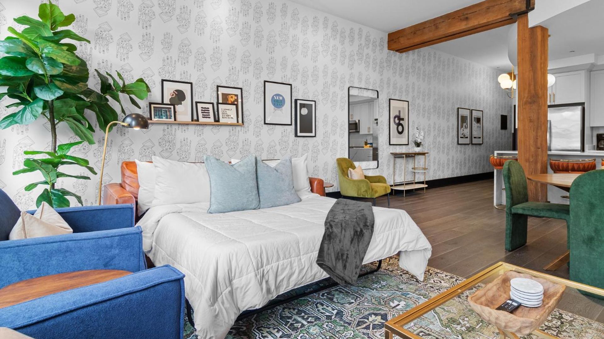 Downtown 2br Queen Sleeper Sofa Near Superdome And Parade Route Hotel