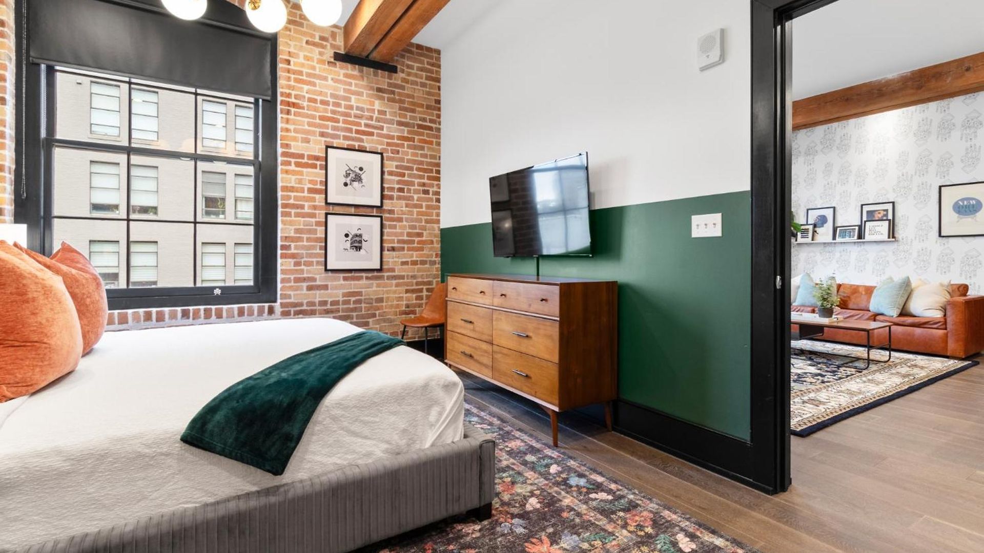 Hotel Steps From Dome Spacious 2 Br2ba Wqueen Sleeper Sofa Perfect For Up To 6 Guests Amenities Galore
