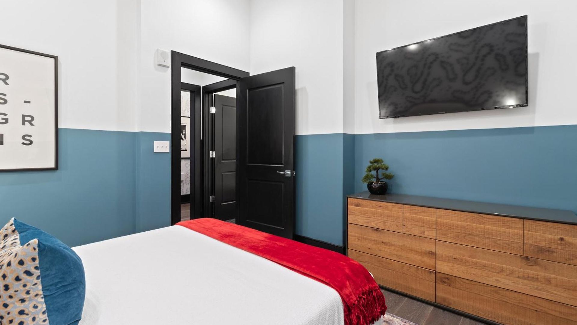 Steps From Dome Spacious 2 Br2ba Wqueen Sleeper Sofa Perfect For Up To 6 Guests Amenities Galore *