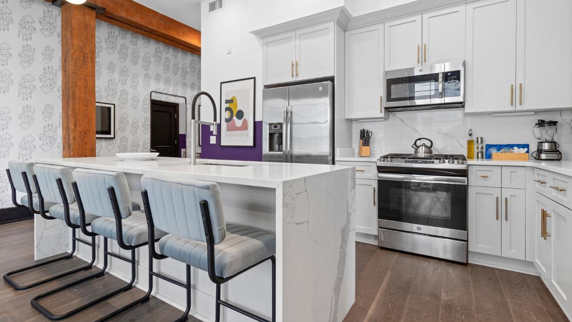 Hotel Steps From Dome Spacious 2 Br2ba Wqueen Sleeper Sofa Perfect For Up To 6 Guests Amenities Galore *