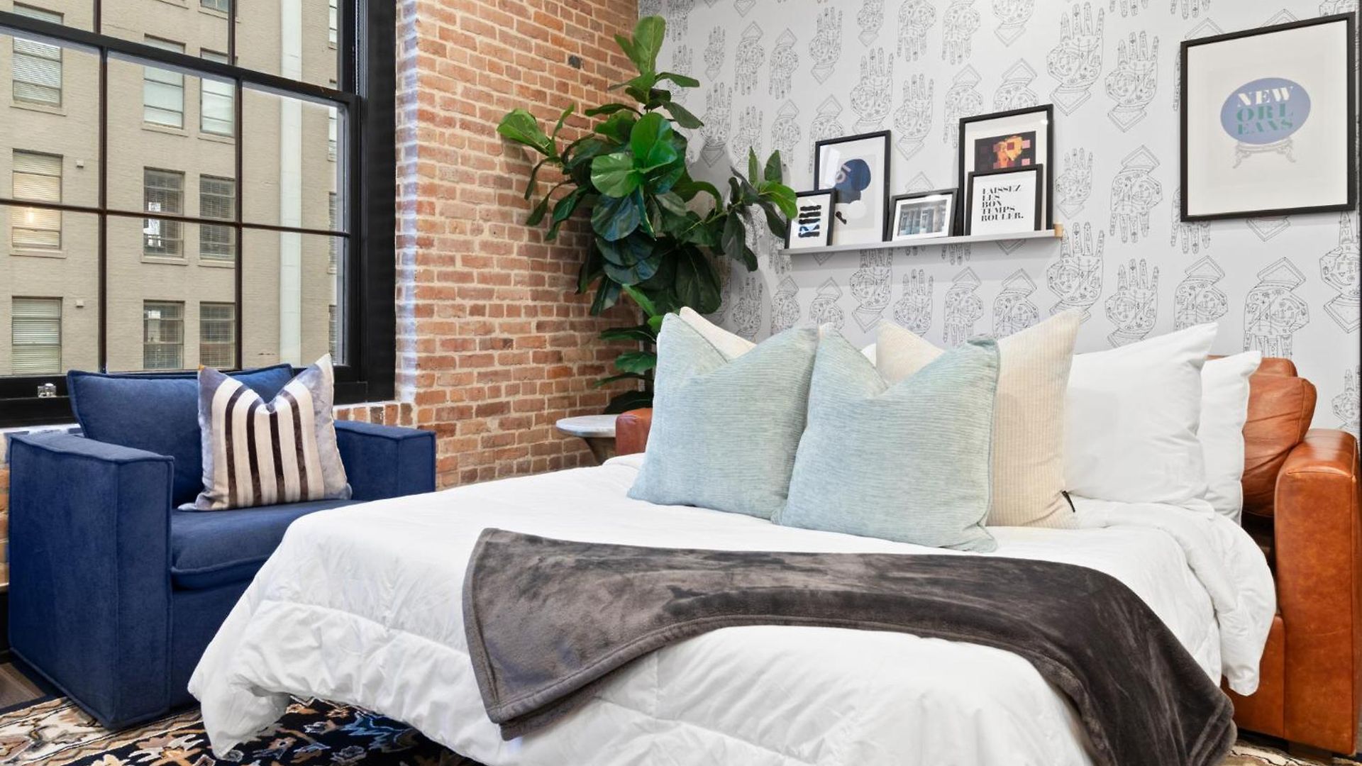 Steps From Dome Spacious 2 Br2ba Wqueen Sleeper Sofa Perfect For Up To 6 Guests Amenities Galore