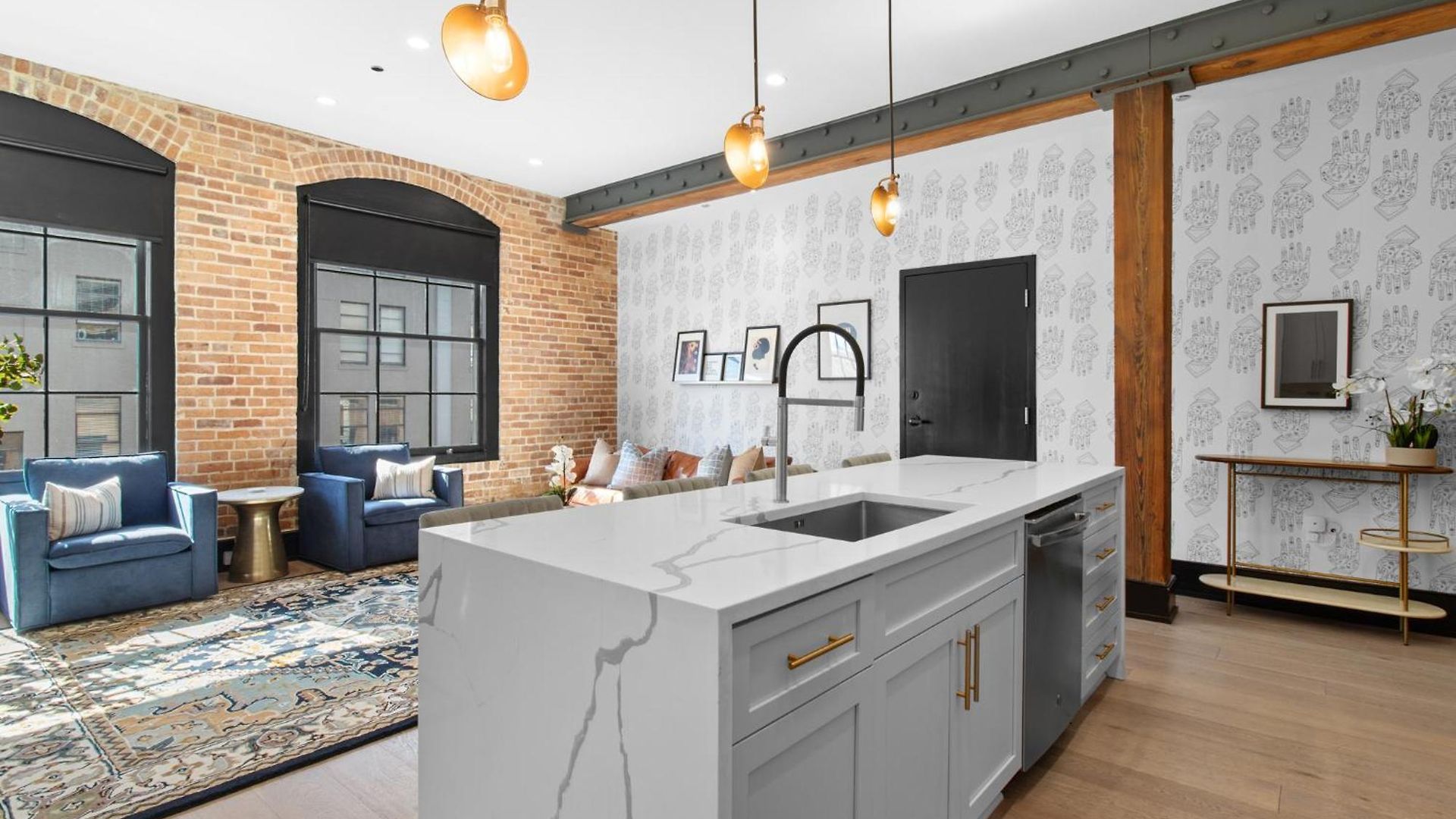 Near French Quarter - Stylish With Rooftop Amenities