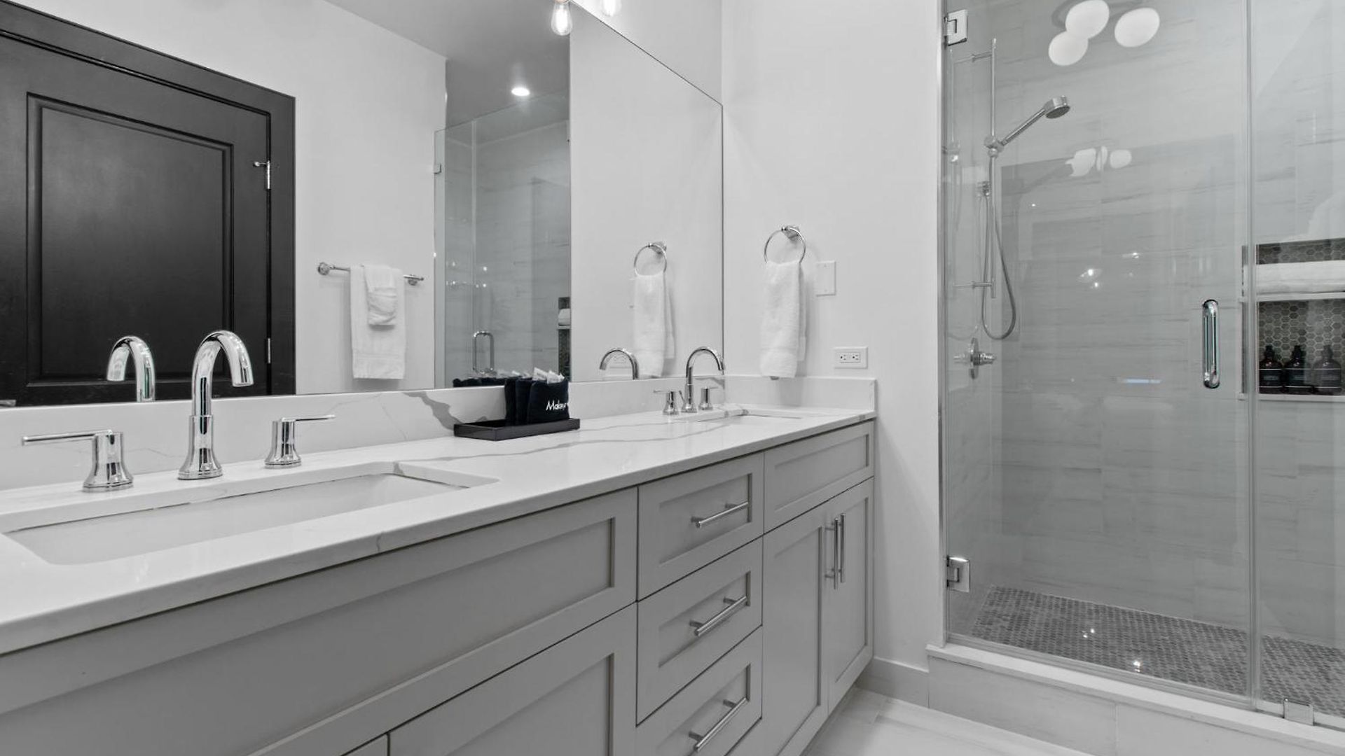 Near French Quarter - Stylish With Rooftop Amenities Hotel