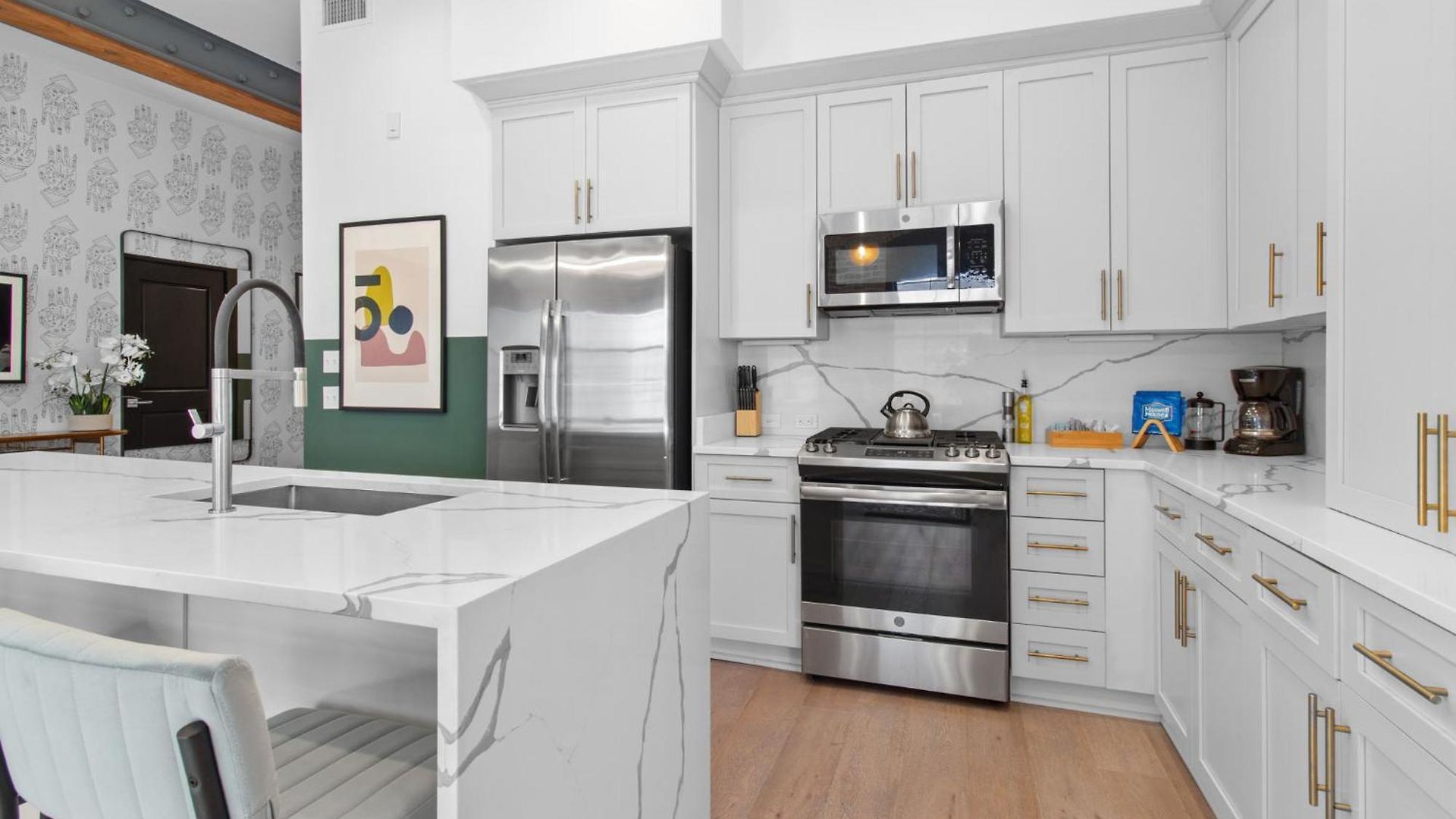 Near French Quarter - Stylish With Rooftop Amenities Hotel *