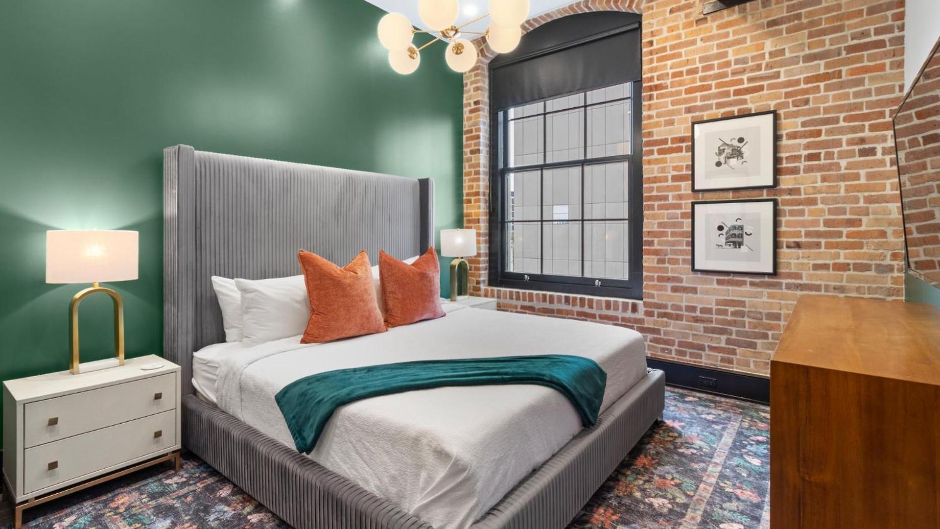 Steps From Dome Spacious 2 Br2ba Wqueen Sleeper Sofa Perfect For Up To 6 Guests Amenities Galore Hotel *