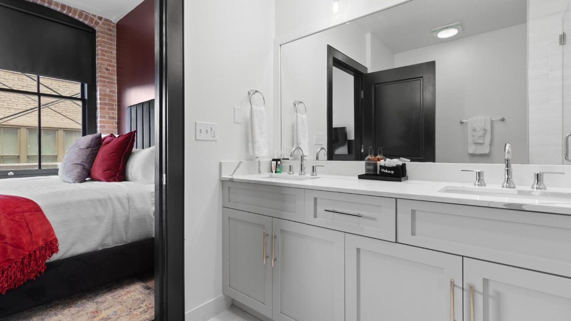 Hotel Downtown Close To Superdome With Rooftop Pool Gym New Orleans