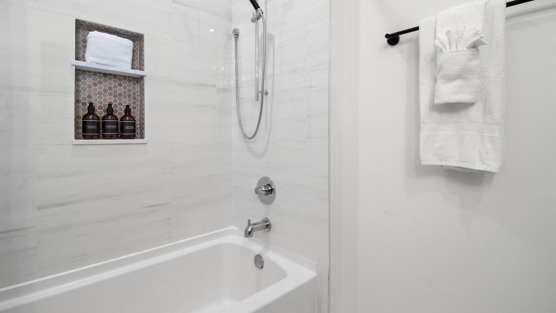 Hotel Downtown Close To Superdome With Rooftop Pool Gym New Orleans