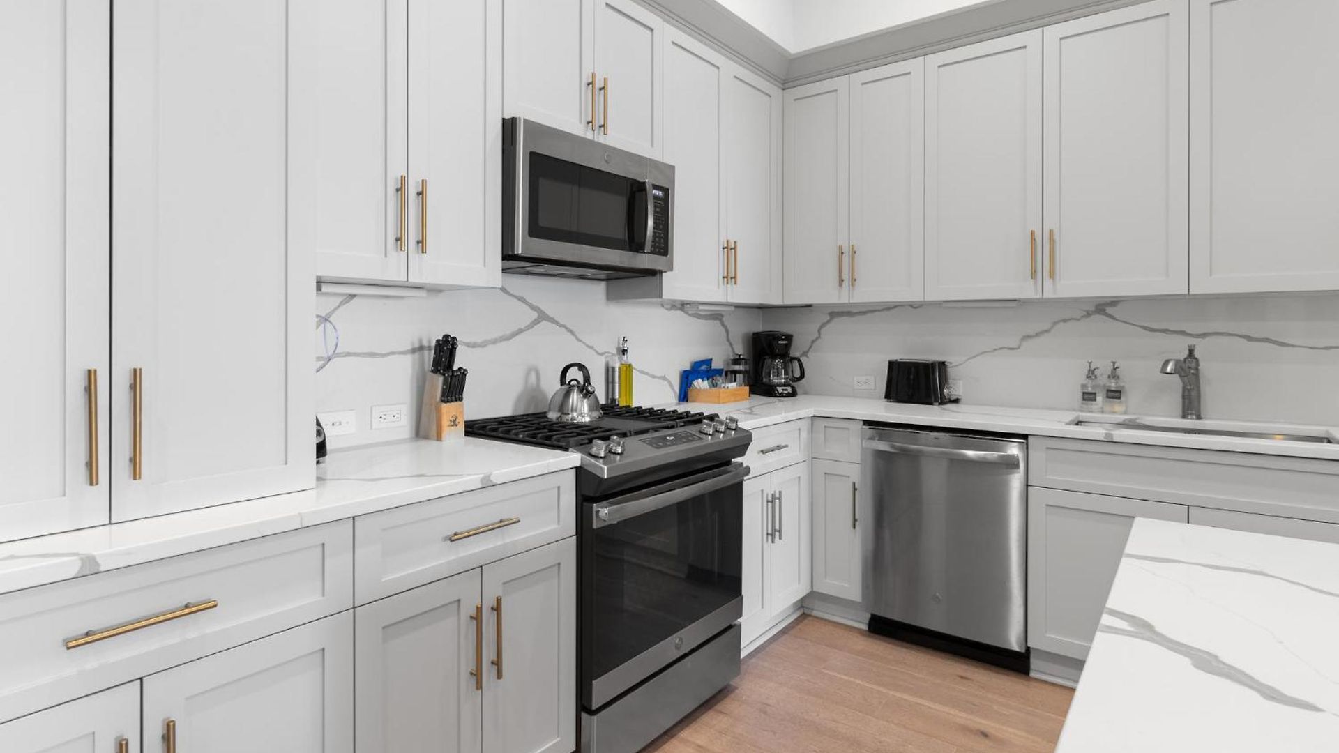 Hotel Downtown Close To Superdome With Rooftop Pool Gym *
