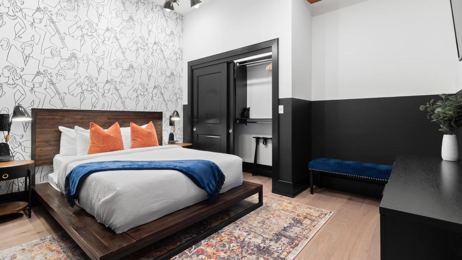 Downtown Close To Superdome With Rooftop Pool Gym Hotel *