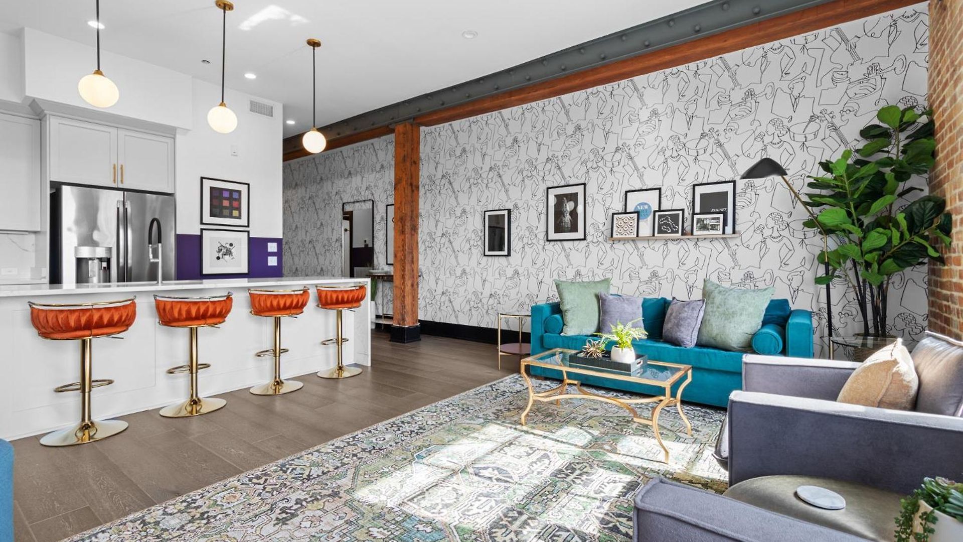 Hotel Exposed Bricks Cypress Beams - Luxury Near French Quarter New Orleans