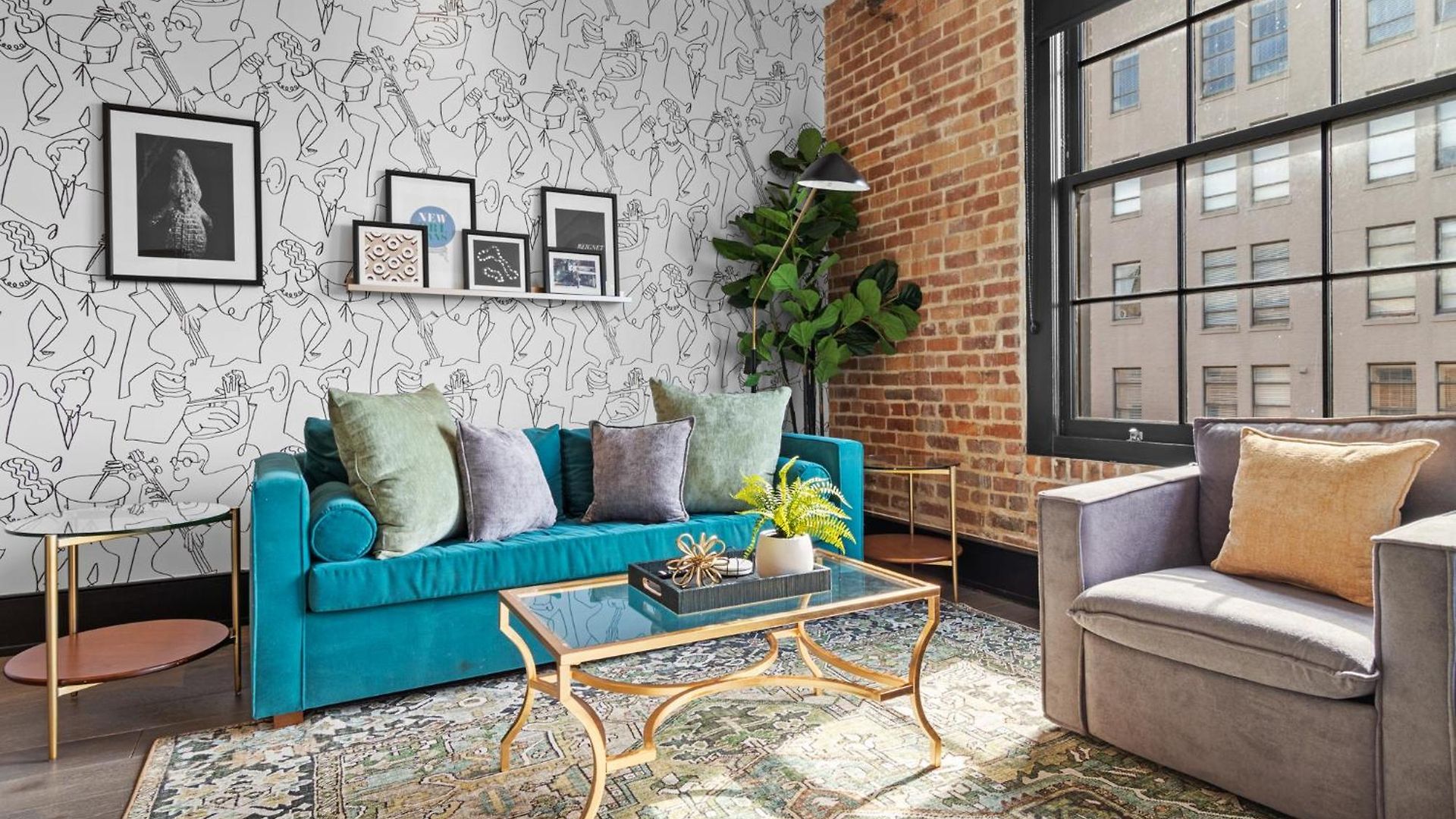 Exposed Bricks Cypress Beams - Luxury Near French Quarter New Orleans