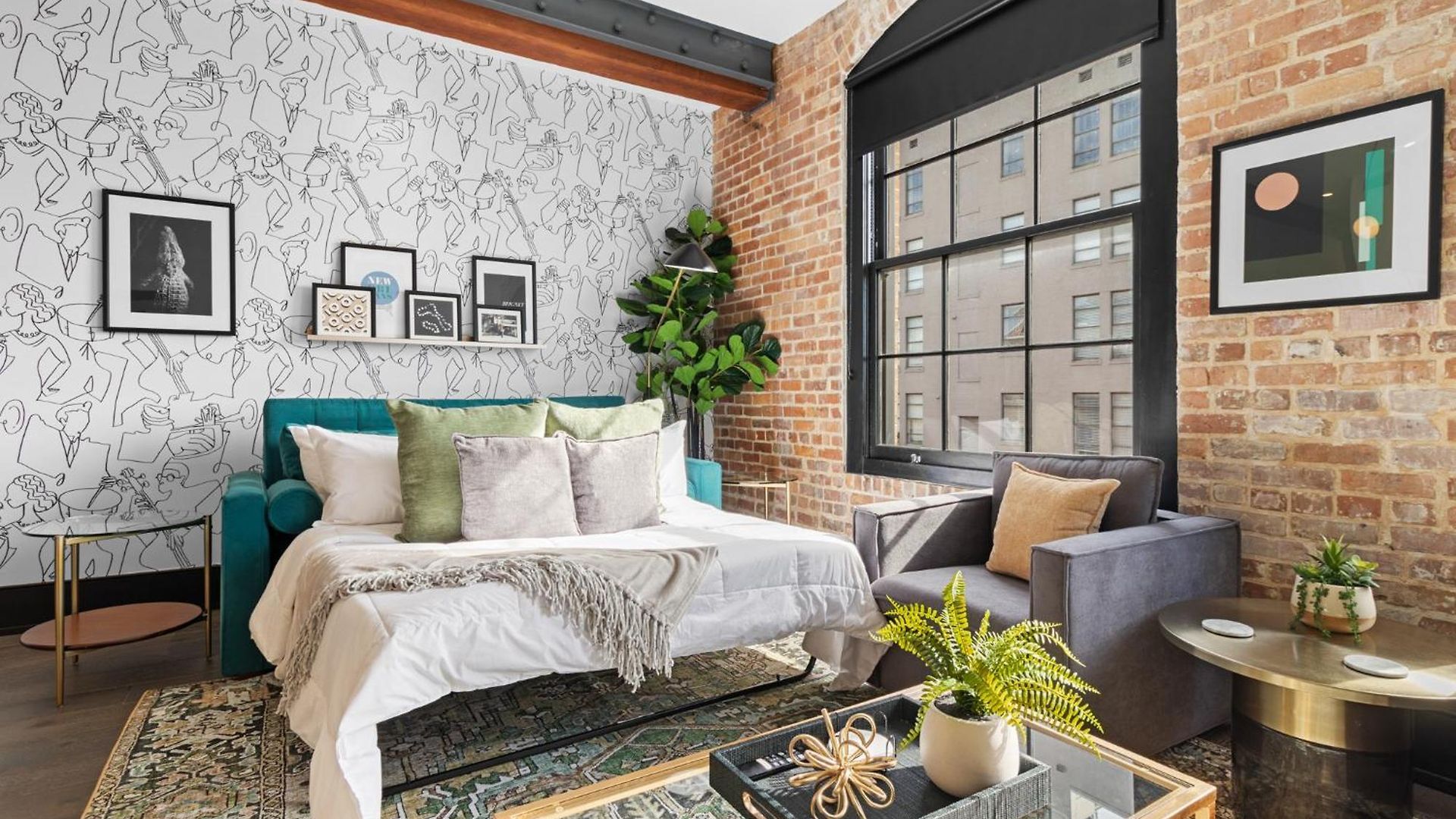 Exposed Bricks Cypress Beams - Luxury Near French Quarter