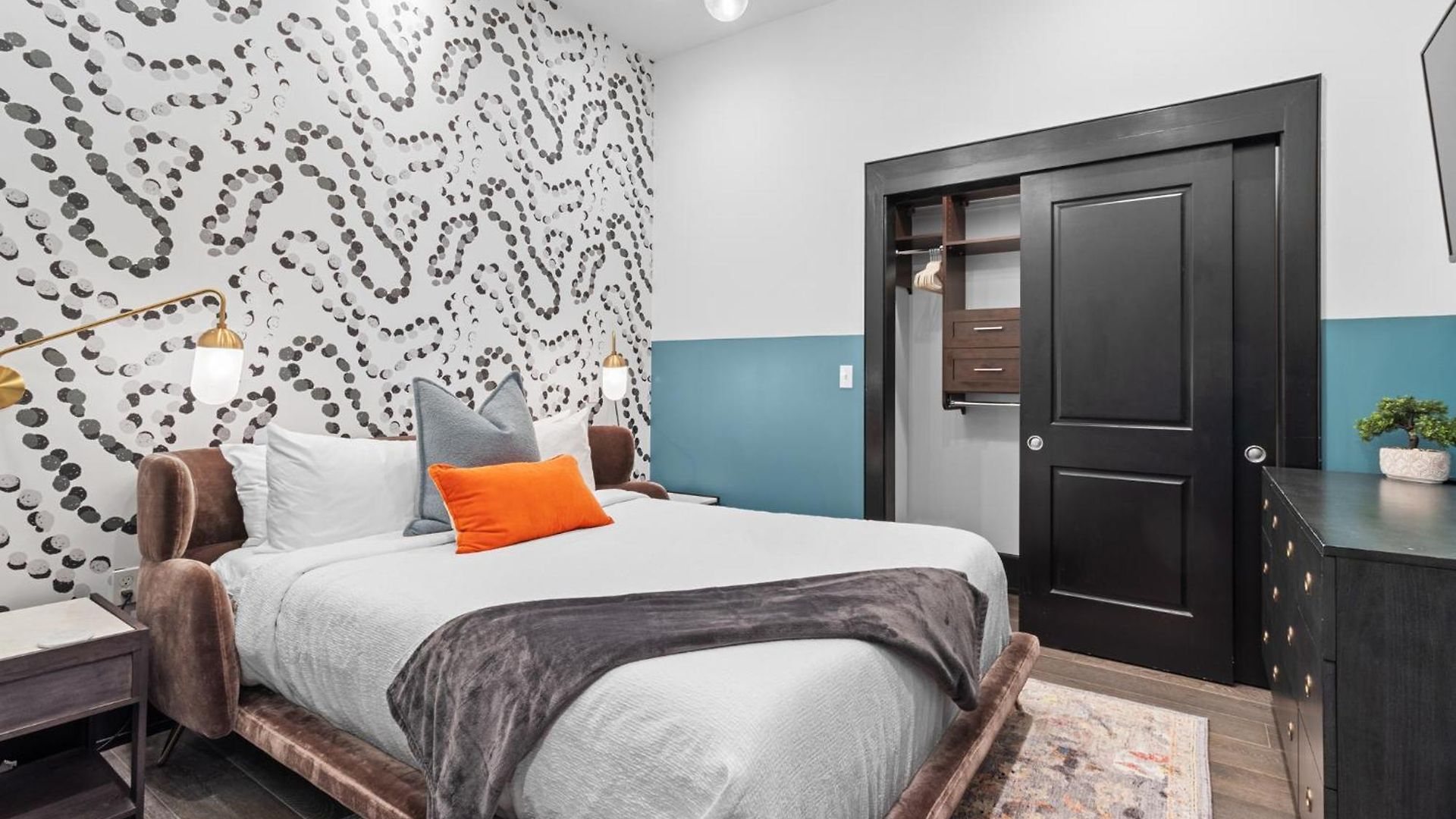 Hotel Exposed Bricks Cypress Beams - Luxury Near French Quarter *