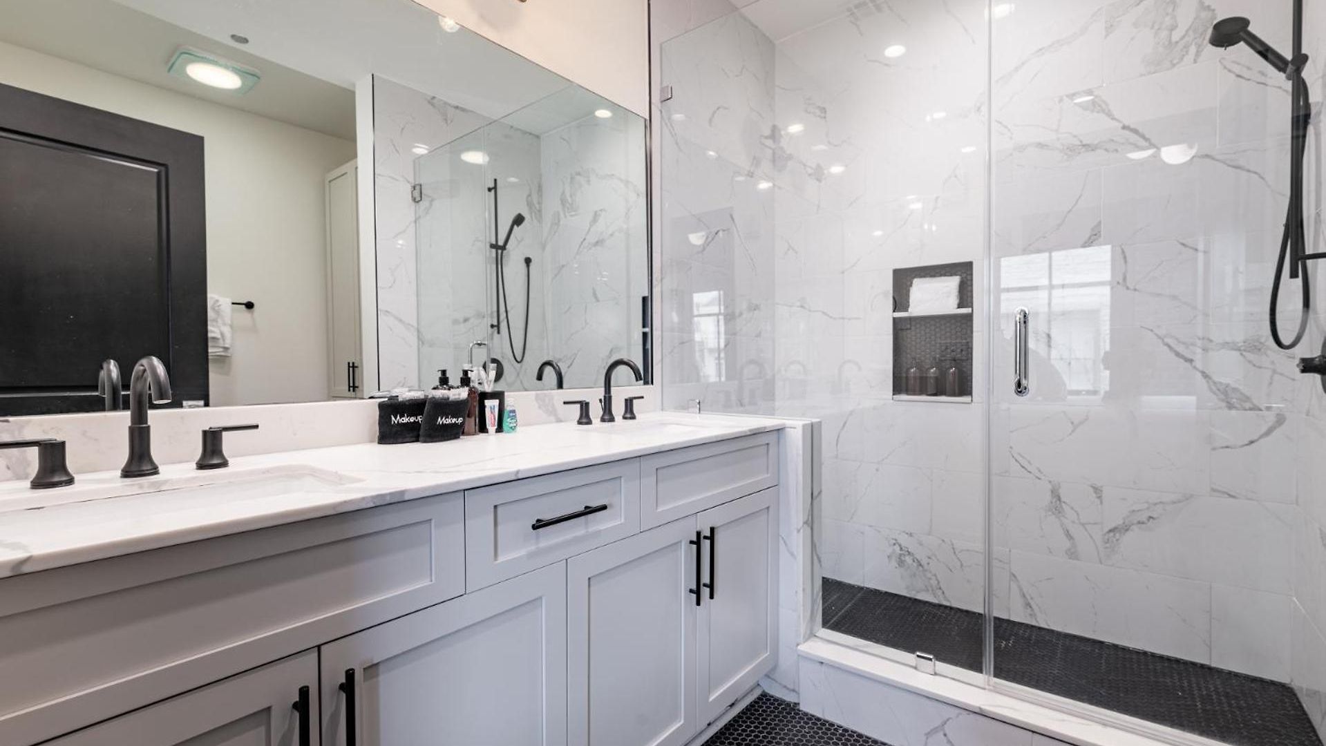 Downtown 4bd4ba With 2 Queen Sleeper Sofas Connecting Unit Perfect For Groups