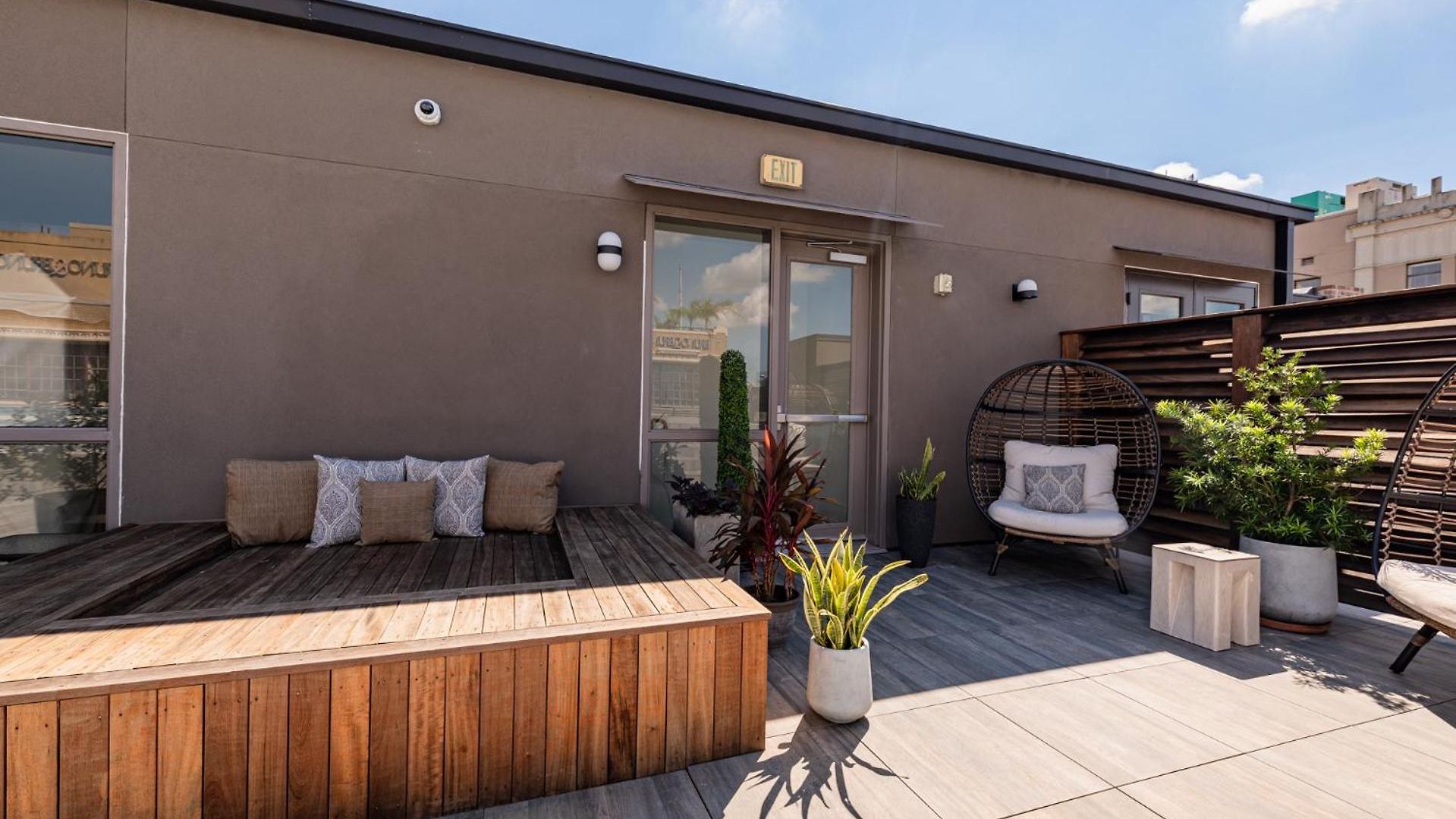 Hotel Downtown 4bd4ba With 2 Queen Sleeper Sofas Connecting Unit Perfect For Groups *