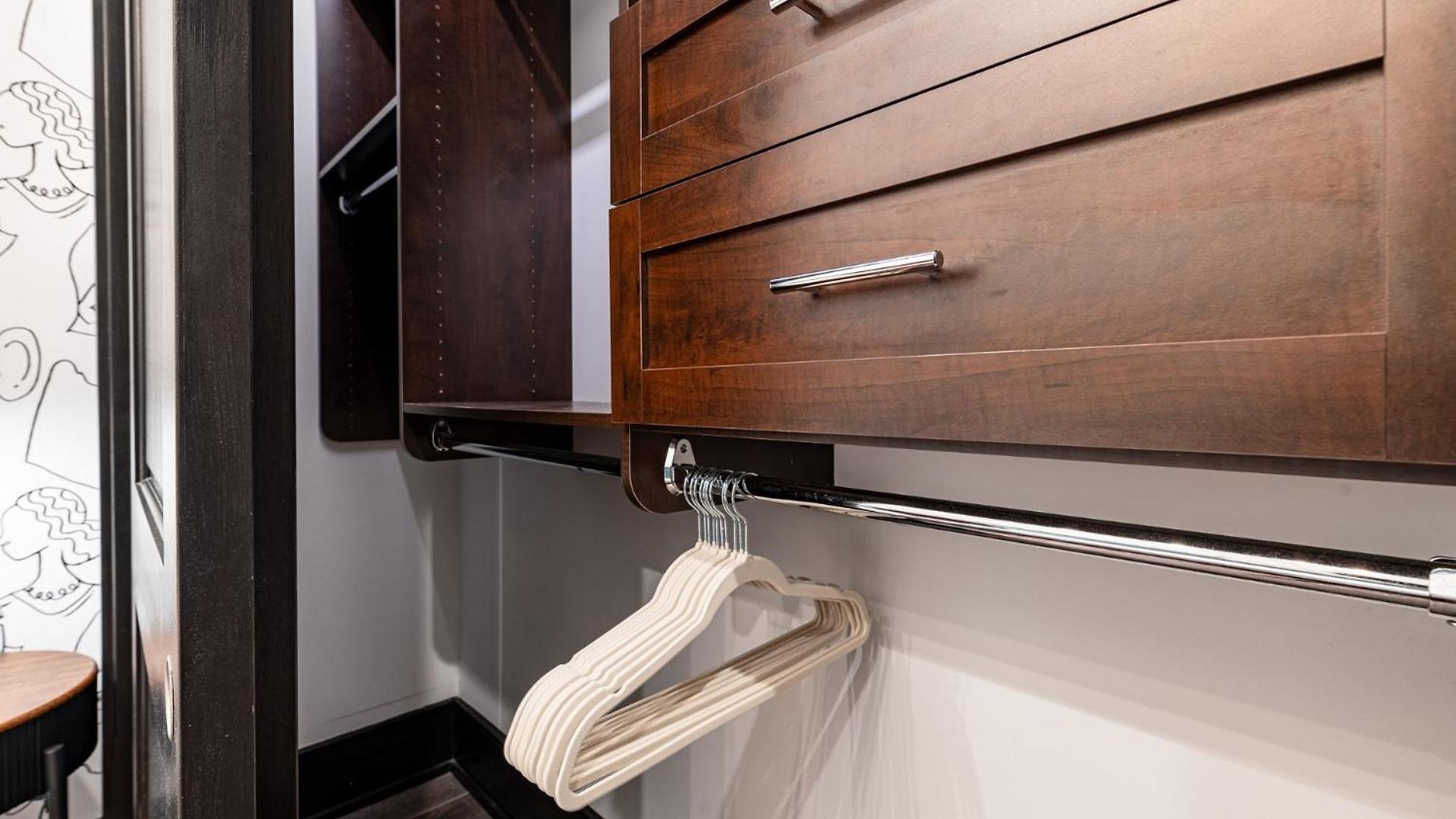 Hotel Downtown 4bd4ba With 2 Queen Sleeper Sofas Connecting Unit Perfect For Groups *