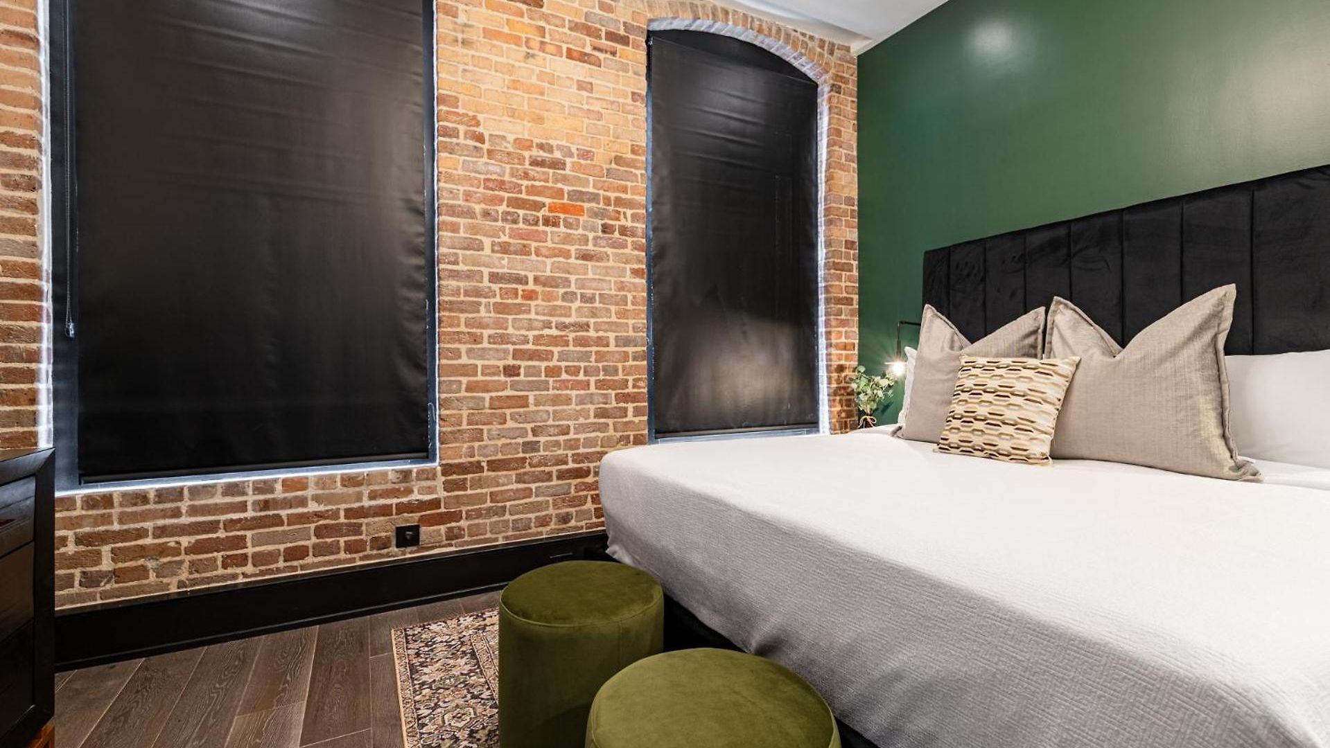 Downtown 4bd4ba With 2 Queen Sleeper Sofas Connecting Unit Perfect For Groups *