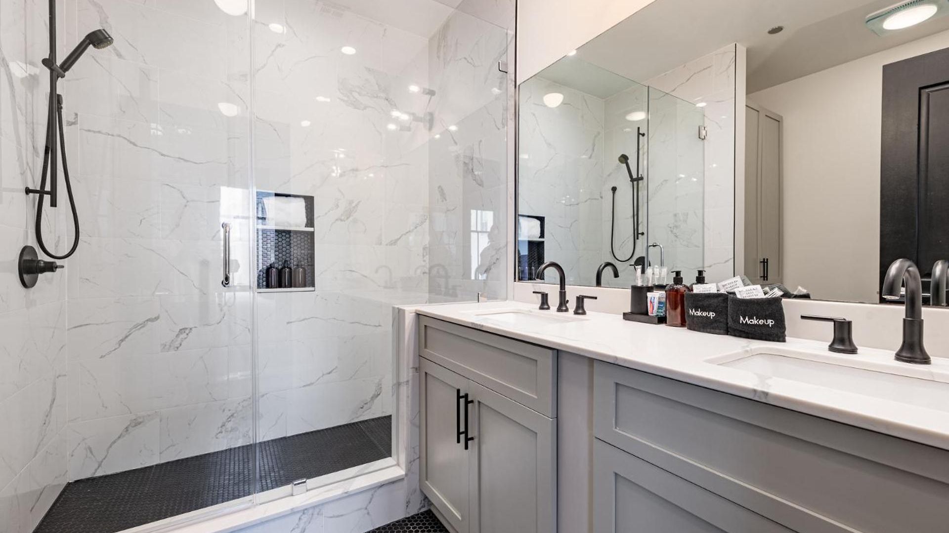 Downtown 4bd4ba With 2 Queen Sleeper Sofas Connecting Unit Perfect For Groups New Orleans