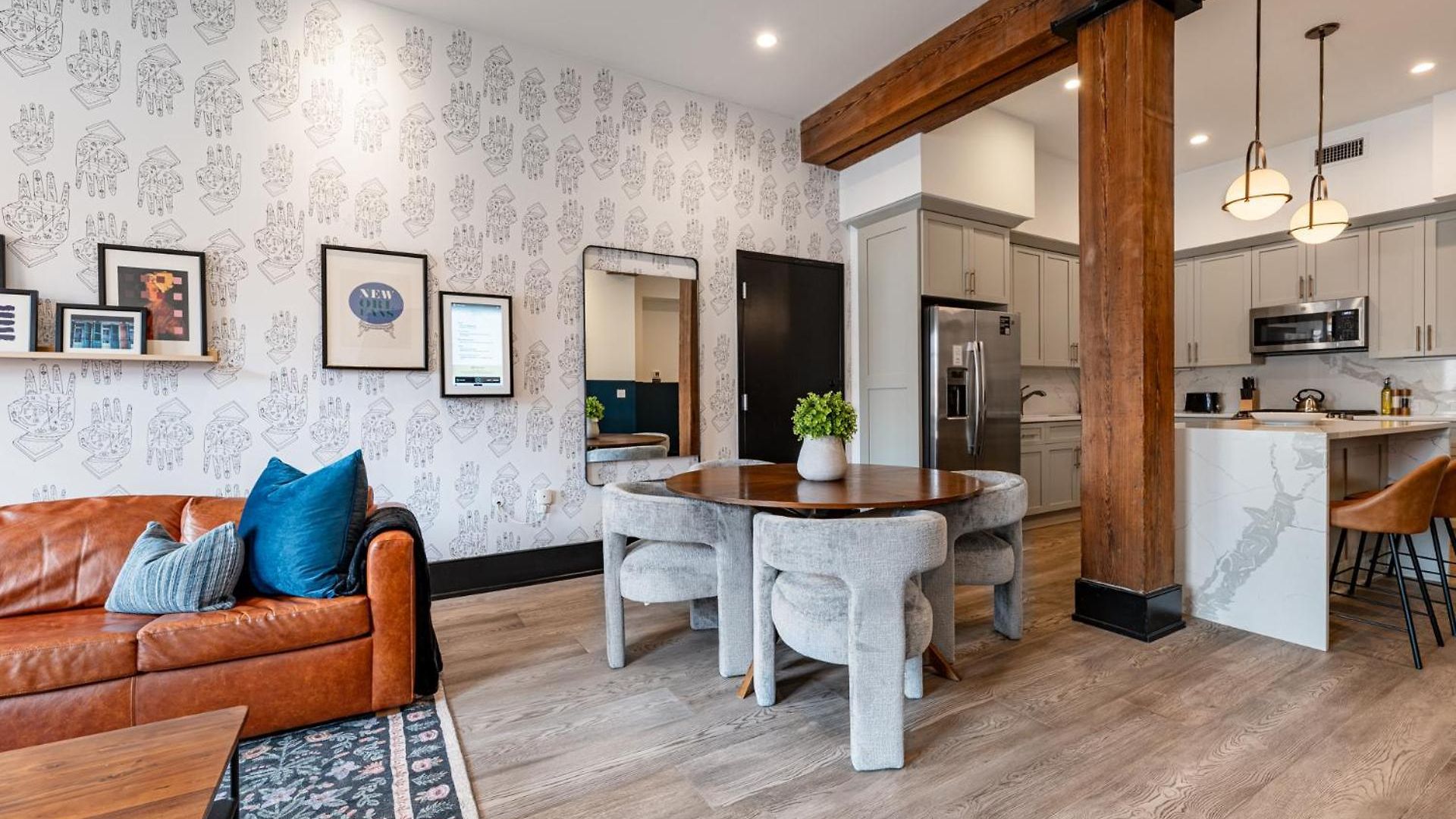 Hotel Downtown 4bd4ba With 2 Queen Sleeper Sofas Connecting Unit Perfect For Groups New Orleans