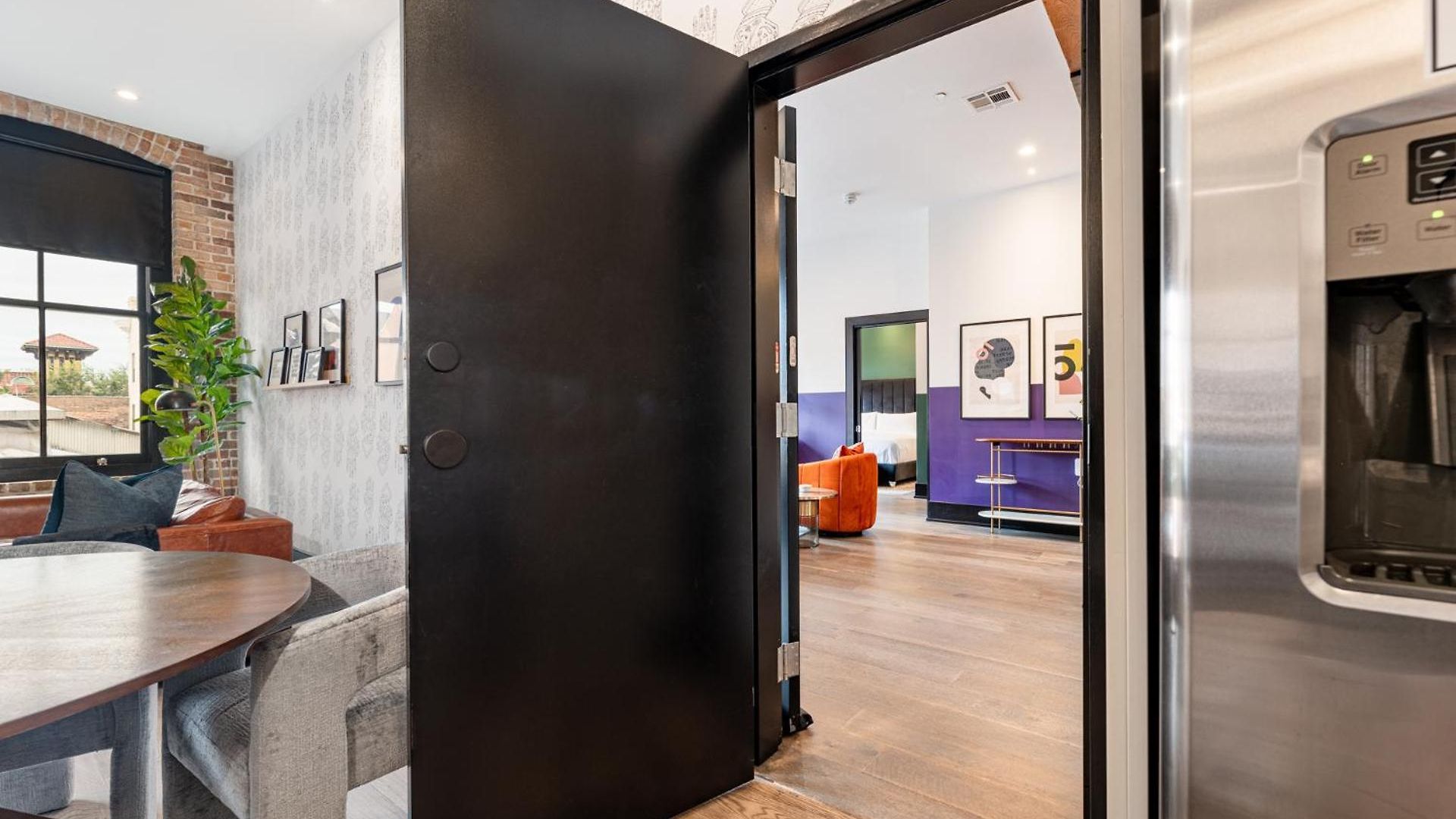 Downtown 4bd4ba With 2 Queen Sleeper Sofas Connecting Unit Perfect For Groups * New Orleans