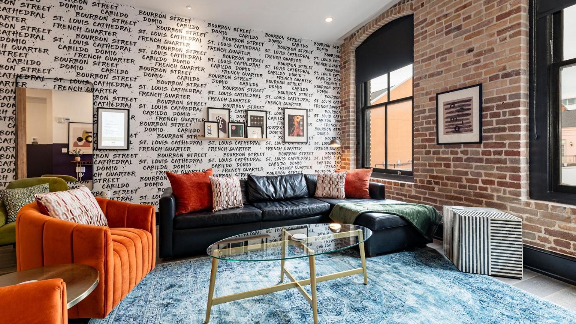 Downtown 4bd4ba With 2 Queen Sleeper Sofas Connecting Unit Perfect For Groups Hotel