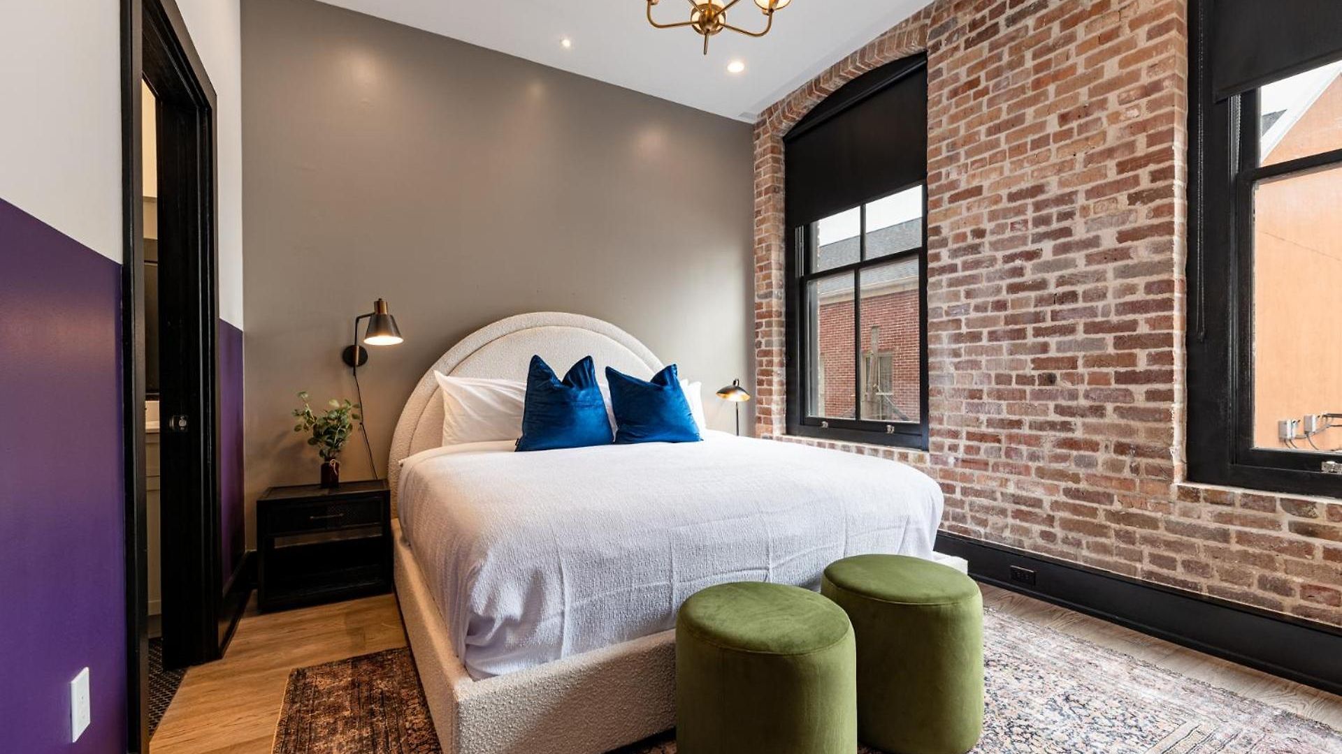 Hotel Downtown 4bd4ba With 2 Queen Sleeper Sofas Connecting Unit Perfect For Groups New Orleans