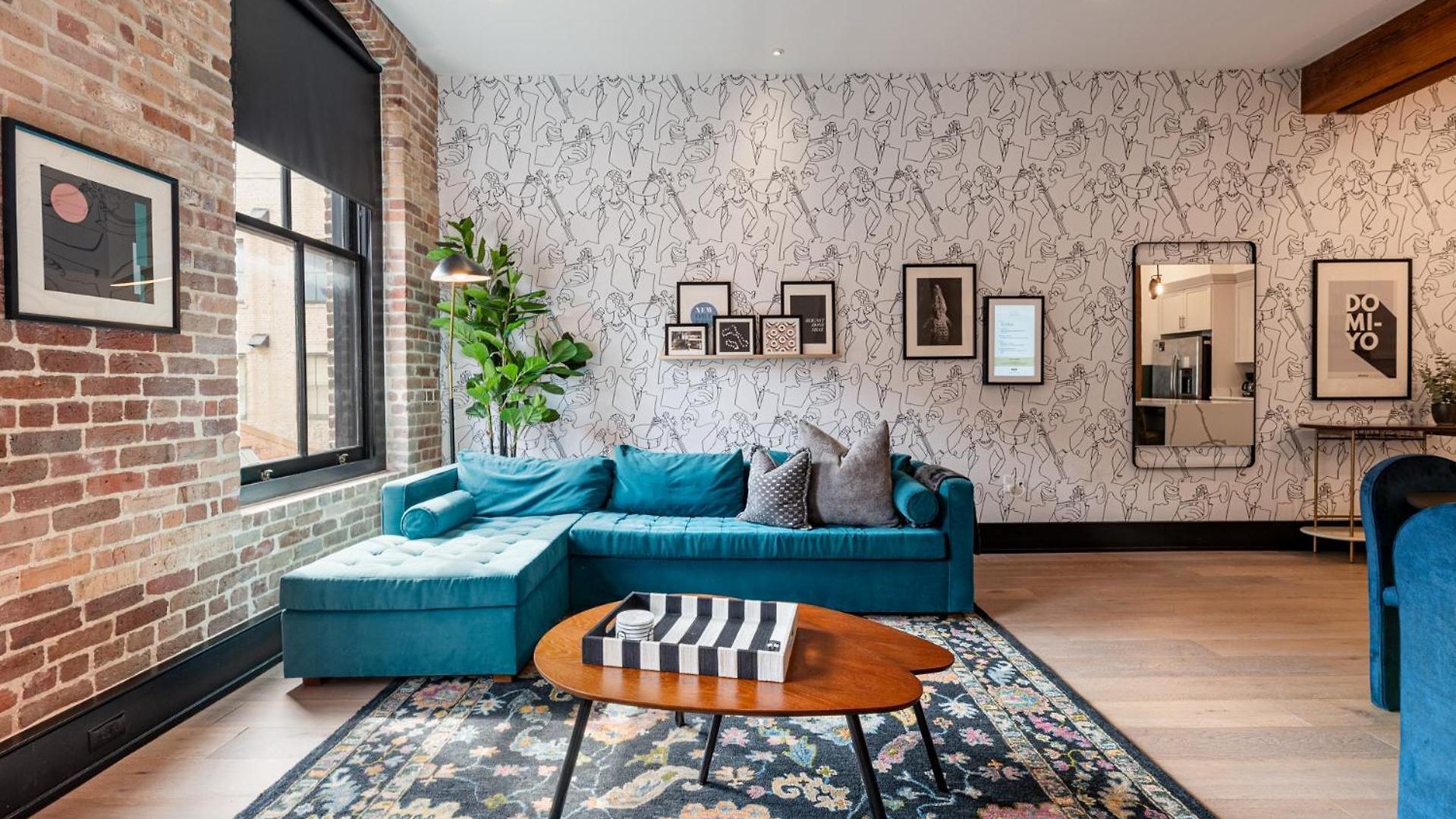 888 Baronne New Orleans