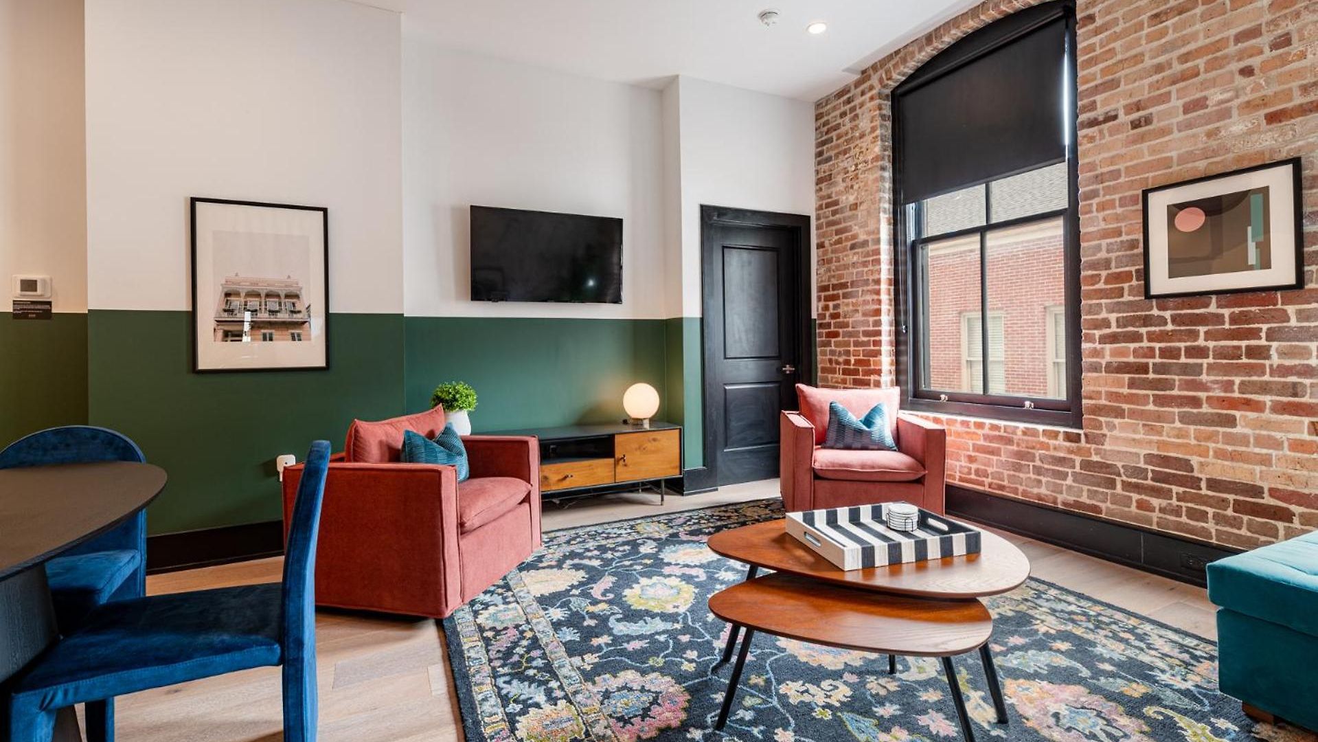 888 Baronne * New Orleans