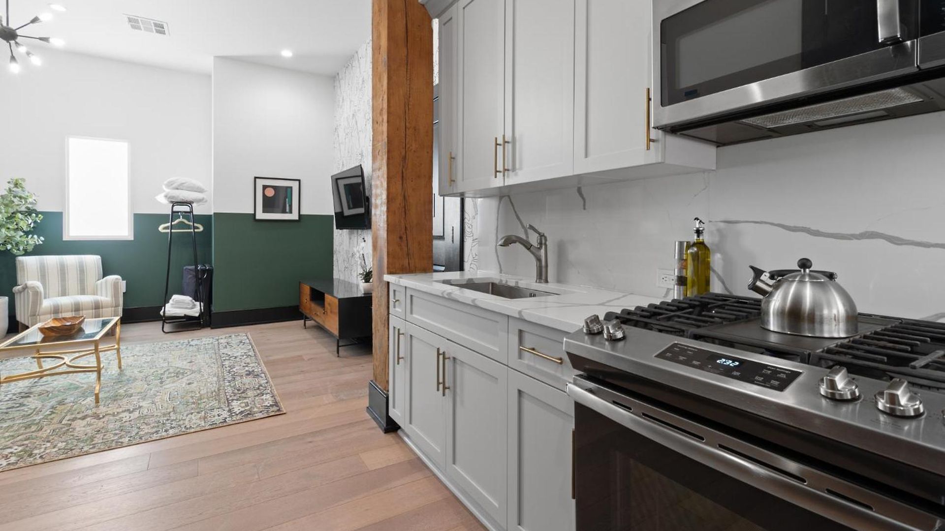 888 Baronne * New Orleans