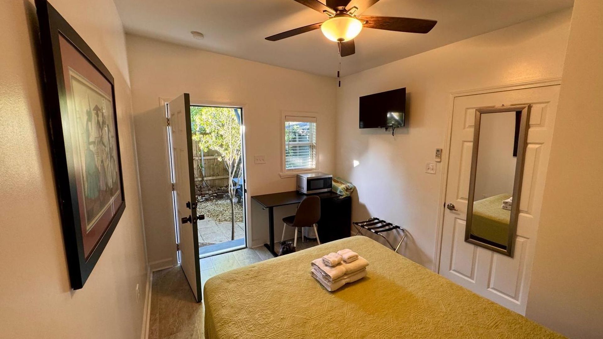 Charming Under Oak Tree 2 Mins Walk To Magazine Quiet Neighborhood New Orleans
