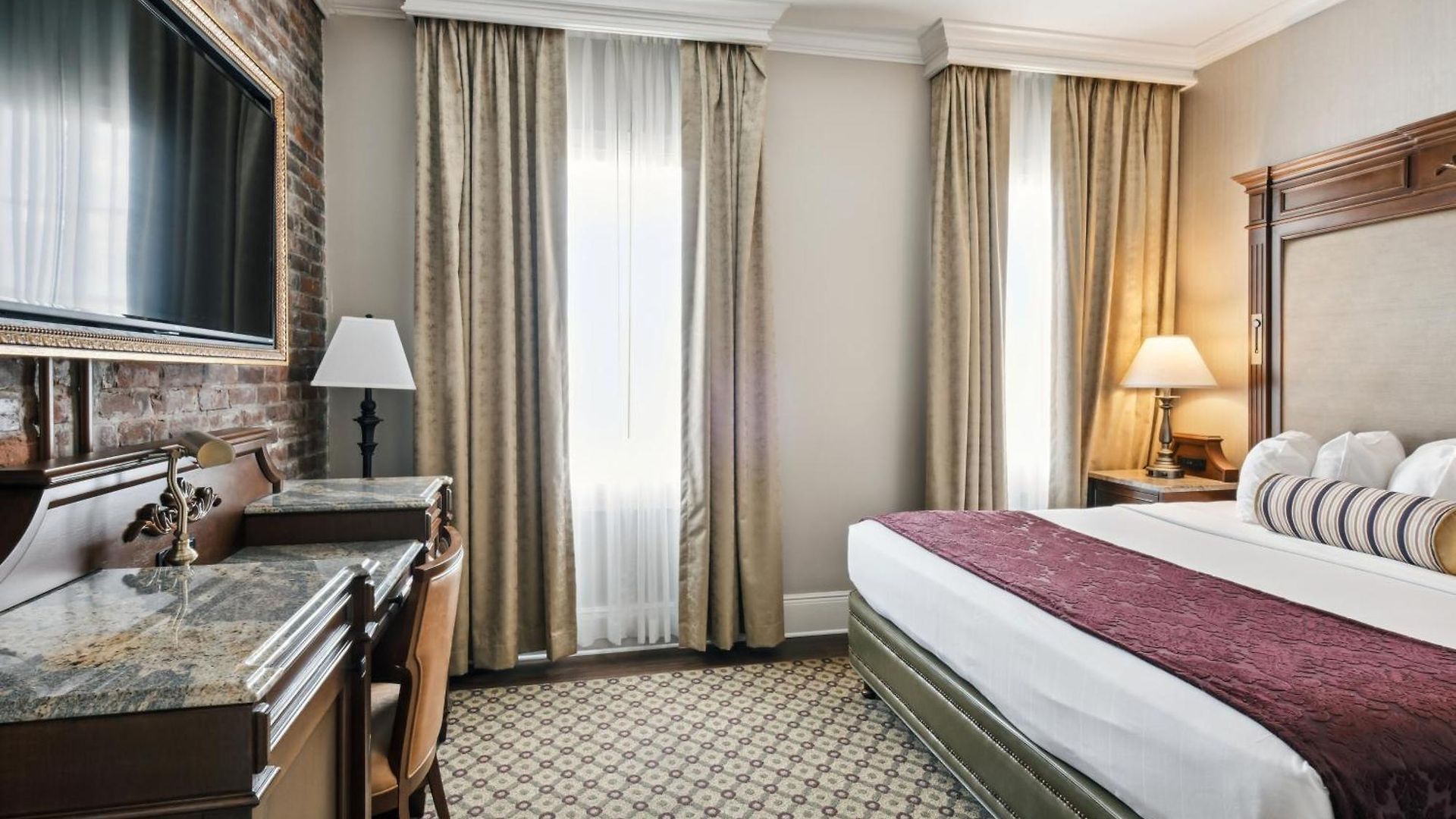 Hotel French Market 3*