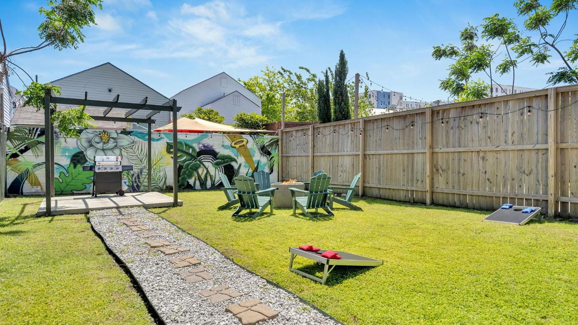 Holiday home Backyard Fire Pit Jazz Fest & Saints Ready *