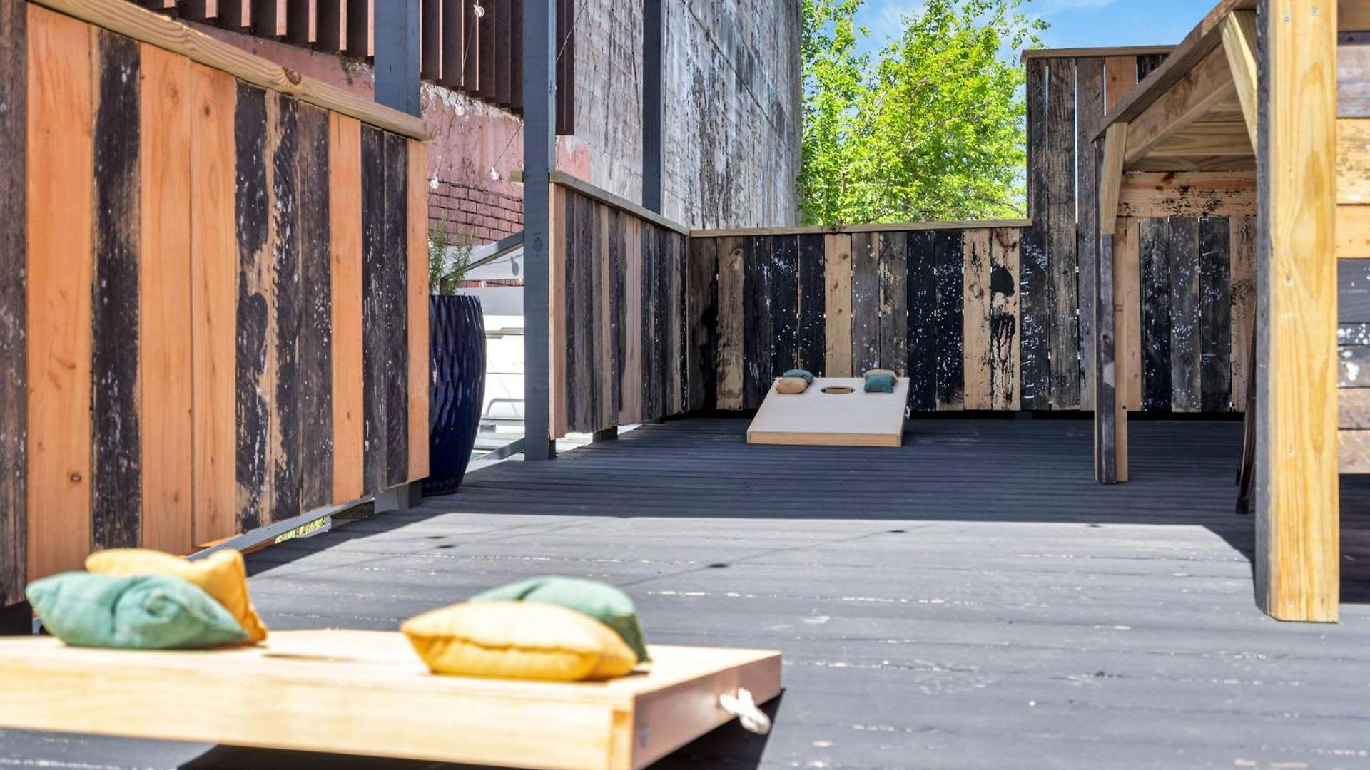 Mid-city Shotgun W Deck Near Park Holiday home *