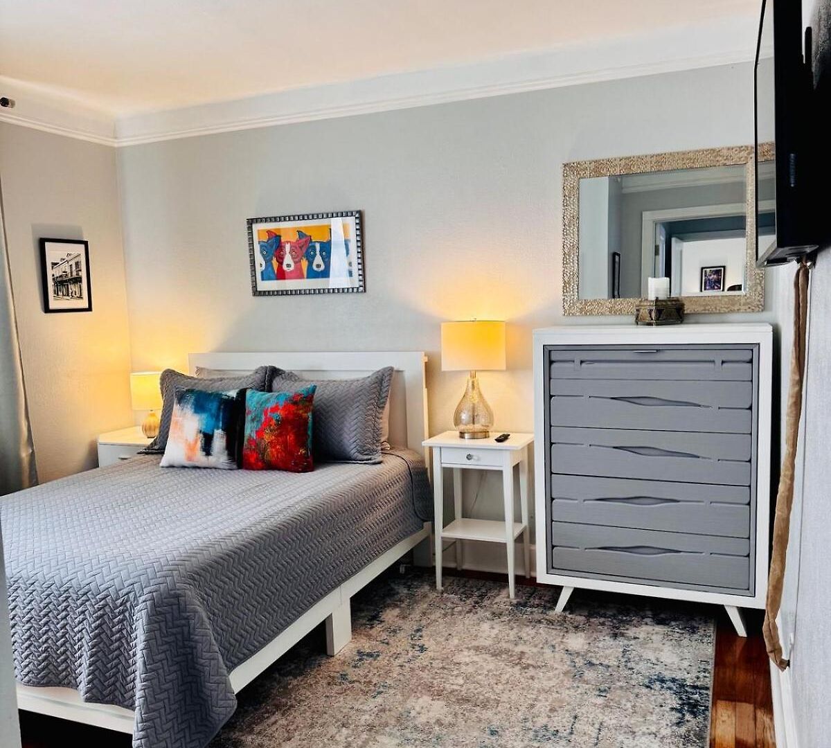 Renovated Charming 2br Close To French Quarter *