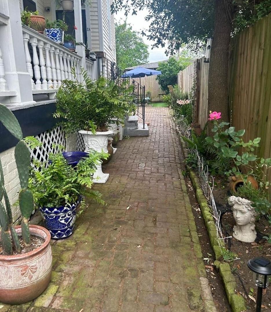Walk To Jazz Fest From Garden Apartment *