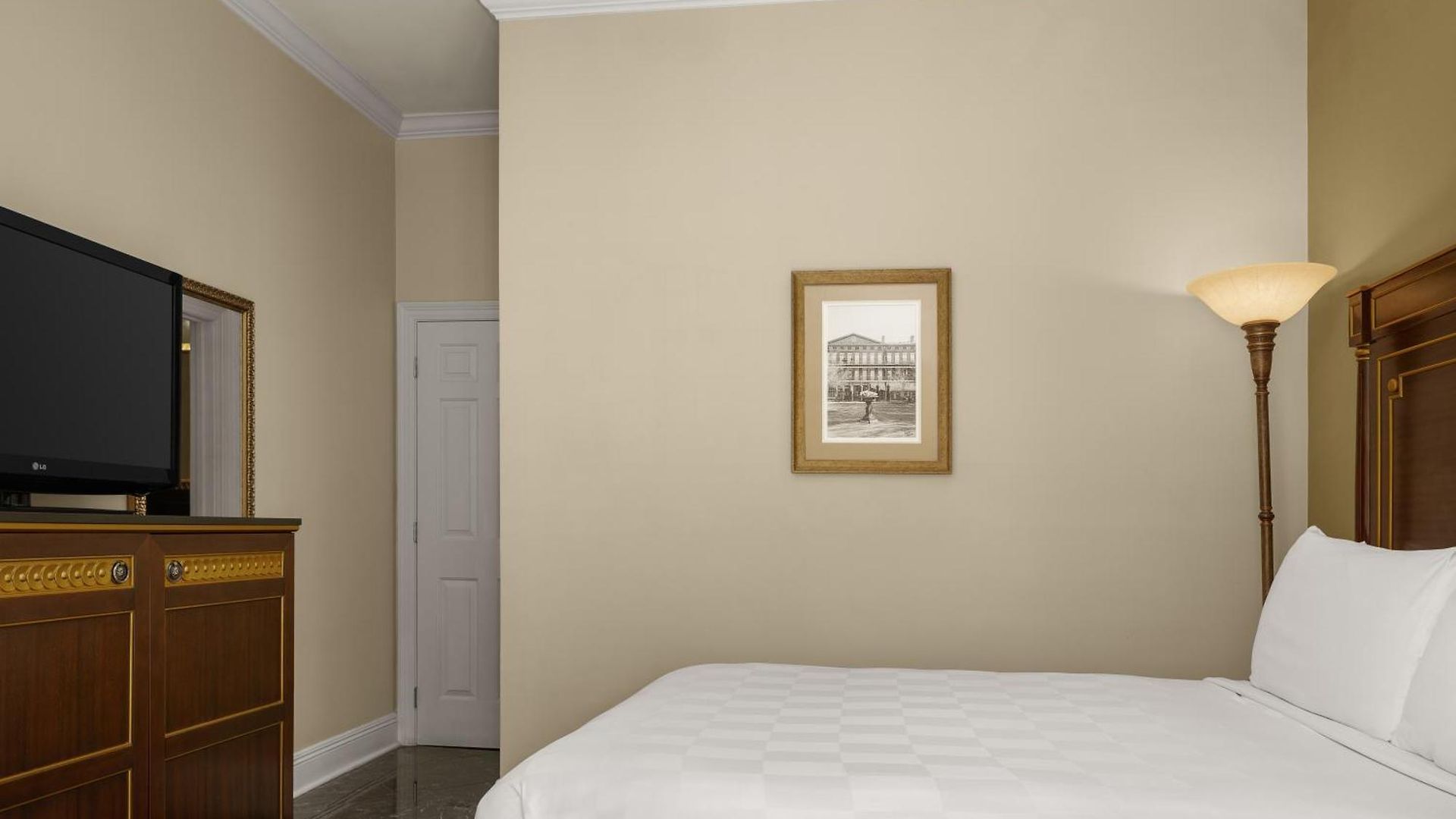 Mazarin Hotel