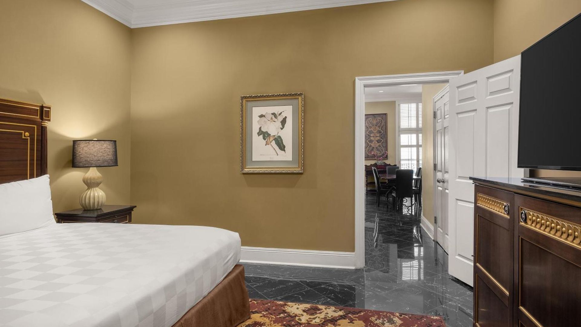 Mazarin Hotel 4*