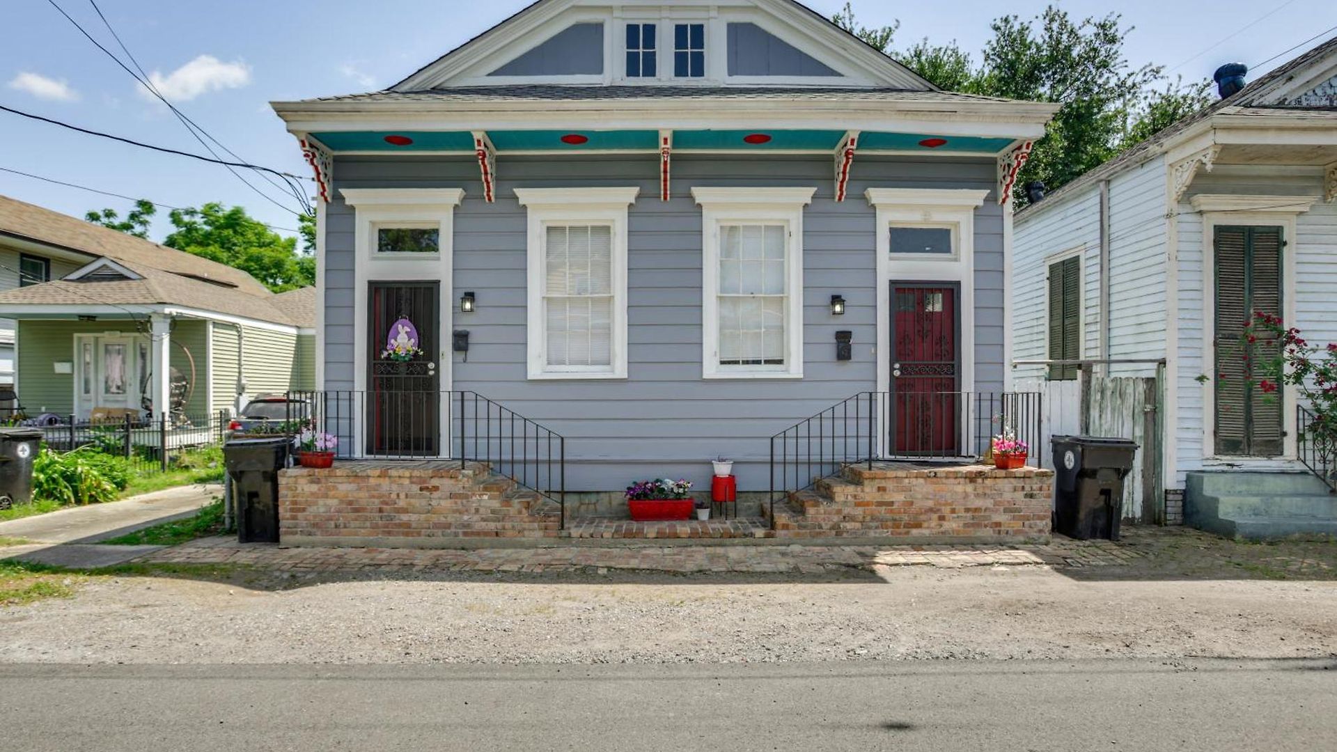 Walk To Magazine St: Nola House In Irish Channel!