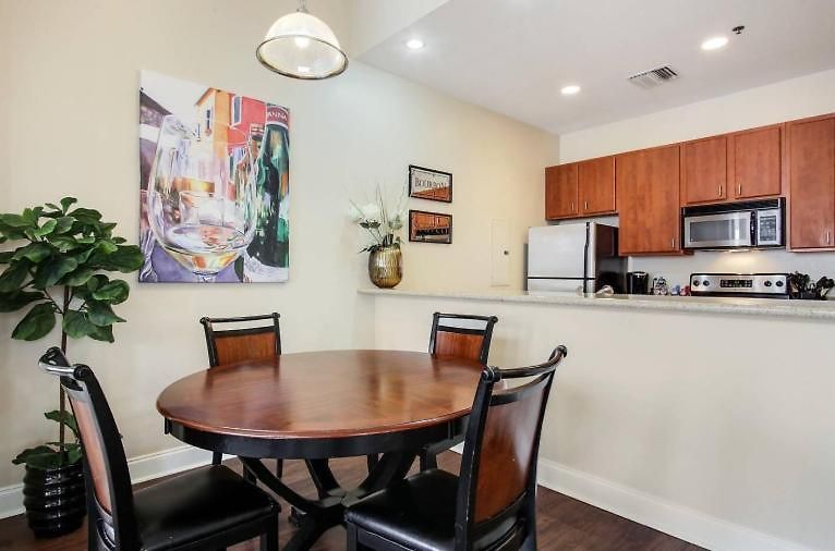 Beautiful Walk To French Quarter, Pool, Gym, View * New Orleans