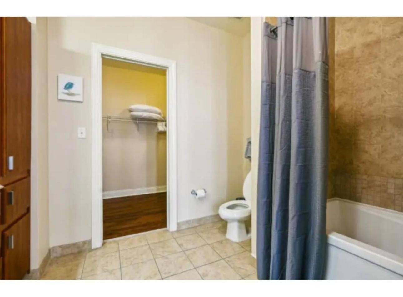 Apartment Beautiful Walk To French Quarter, Pool, Gym, View New Orleans