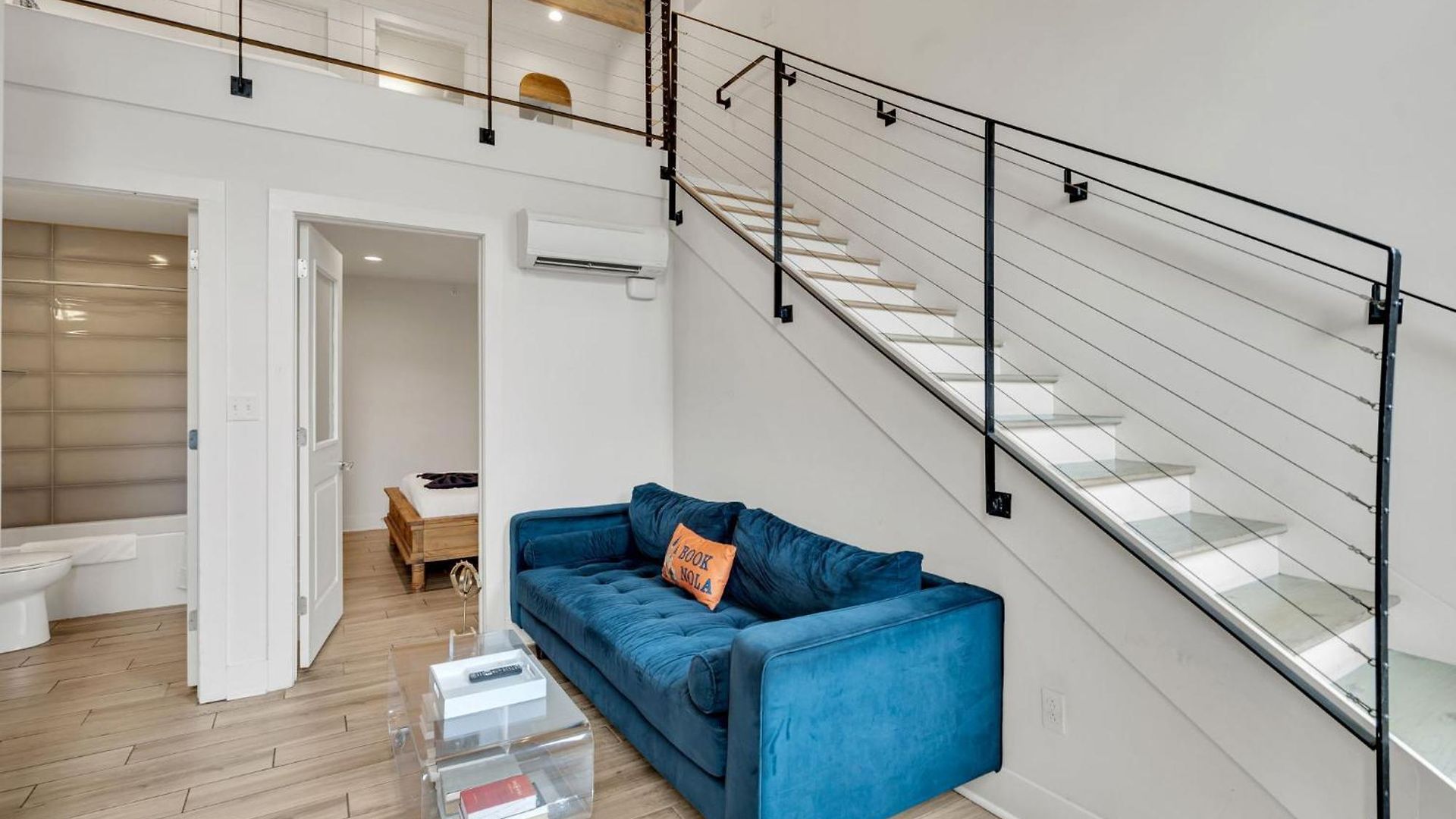 Loft Steps From Frenchmen & The Quarter Holiday home *