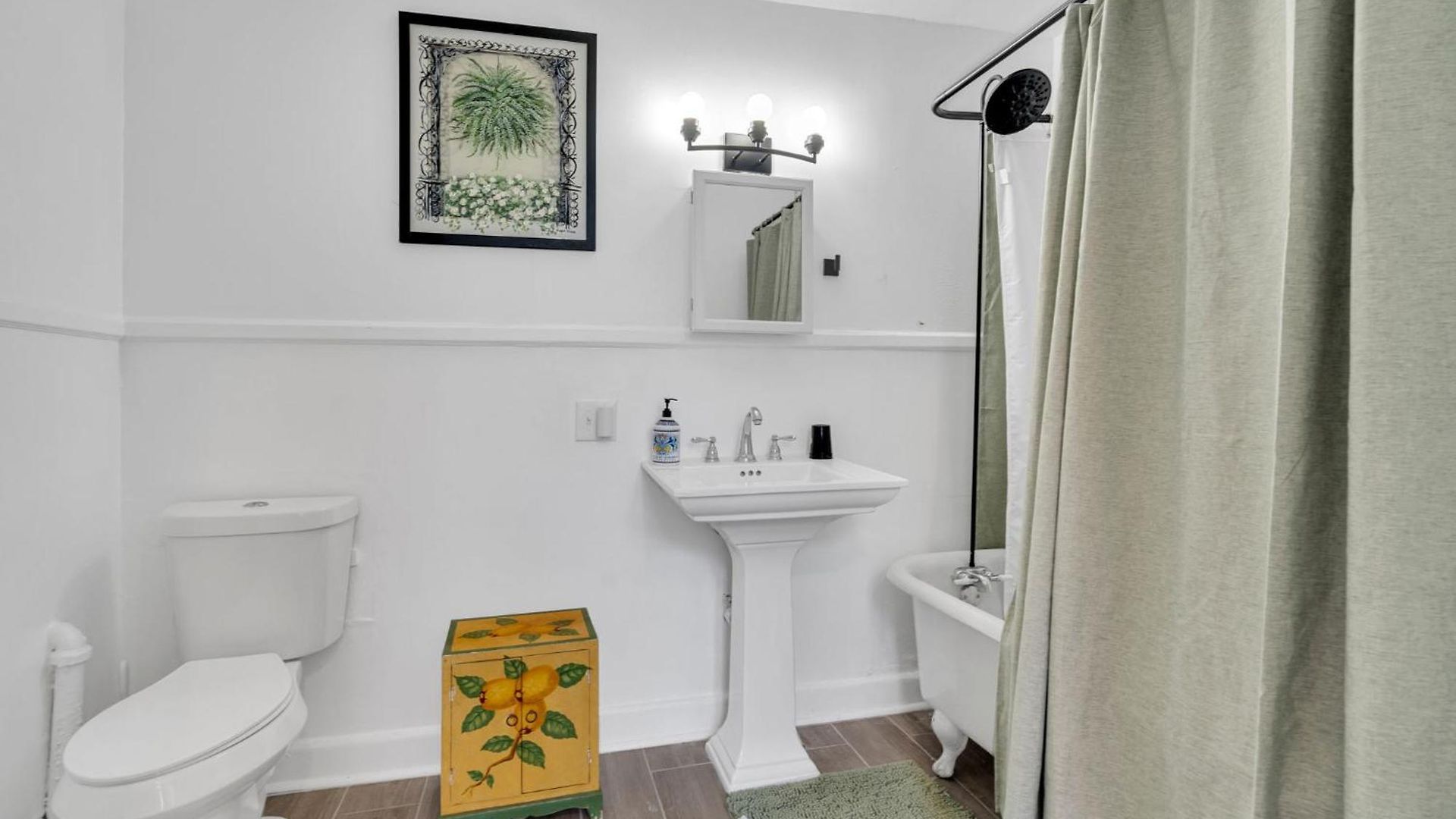 Entire Bywater Great Location Apartment *
