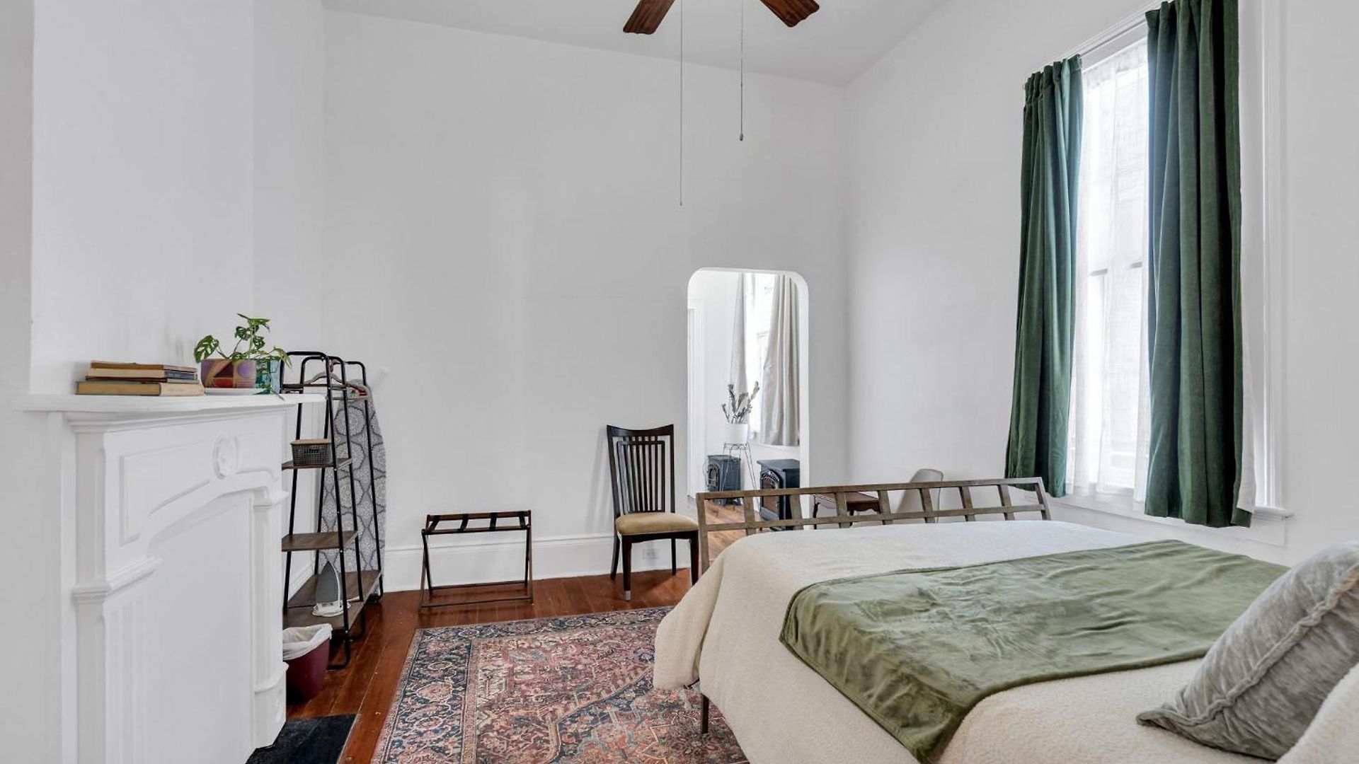 Entire Bywater Great Location Apartment *