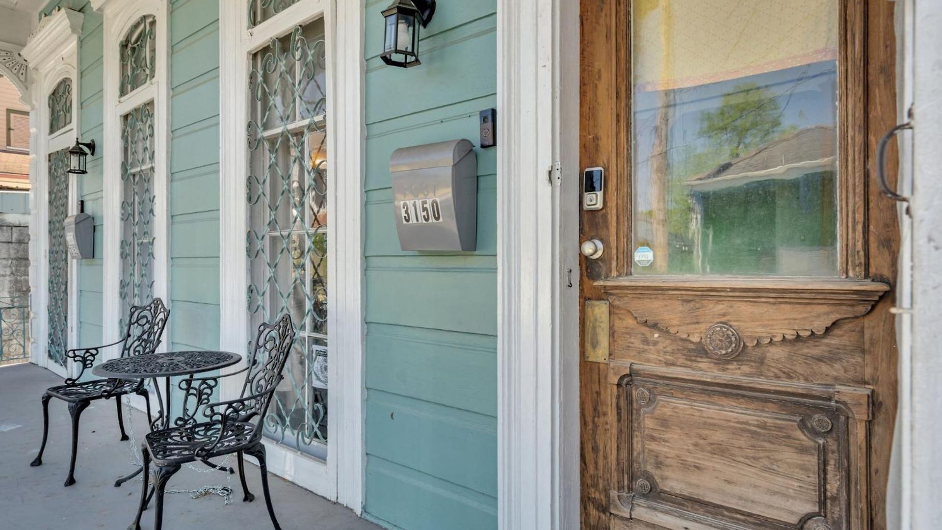 Entire Bywater Great Location Apartment *