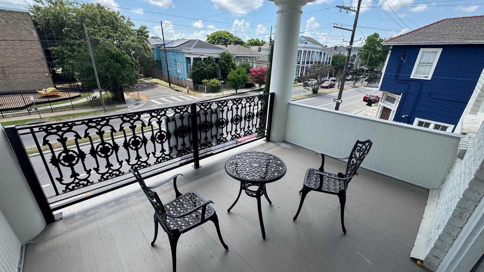 Stunning 2-bedroom Garden District Newly Renovated New Orleans