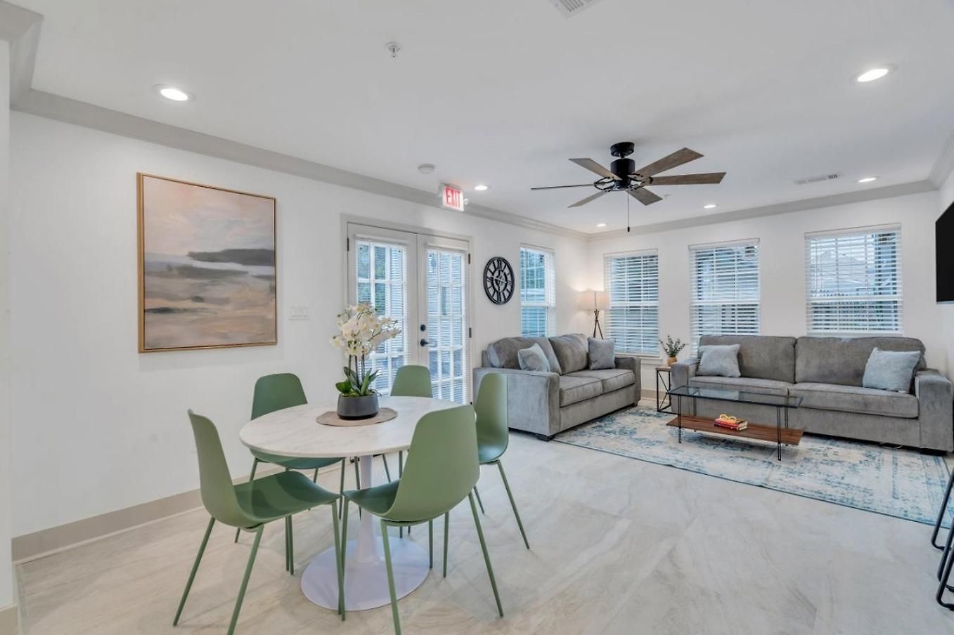 Sleeps 24-spacious Near Fq W Pool