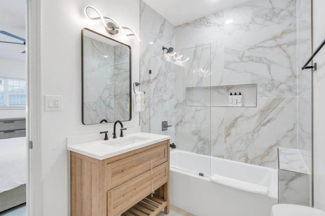 Sleeps 24-spacious Near Fq W Pool Hotel *